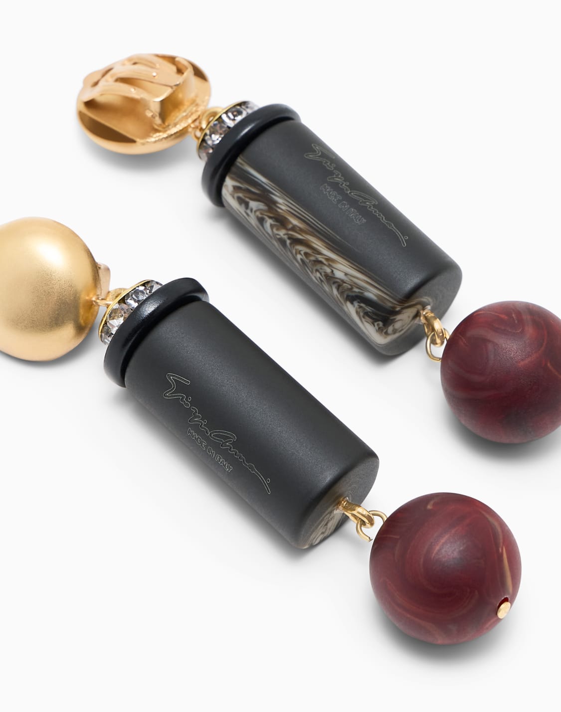 pendientes-largos-de-latn-con-esfera-jaspeada-y-cristales-burdeos--giorgio-armani
