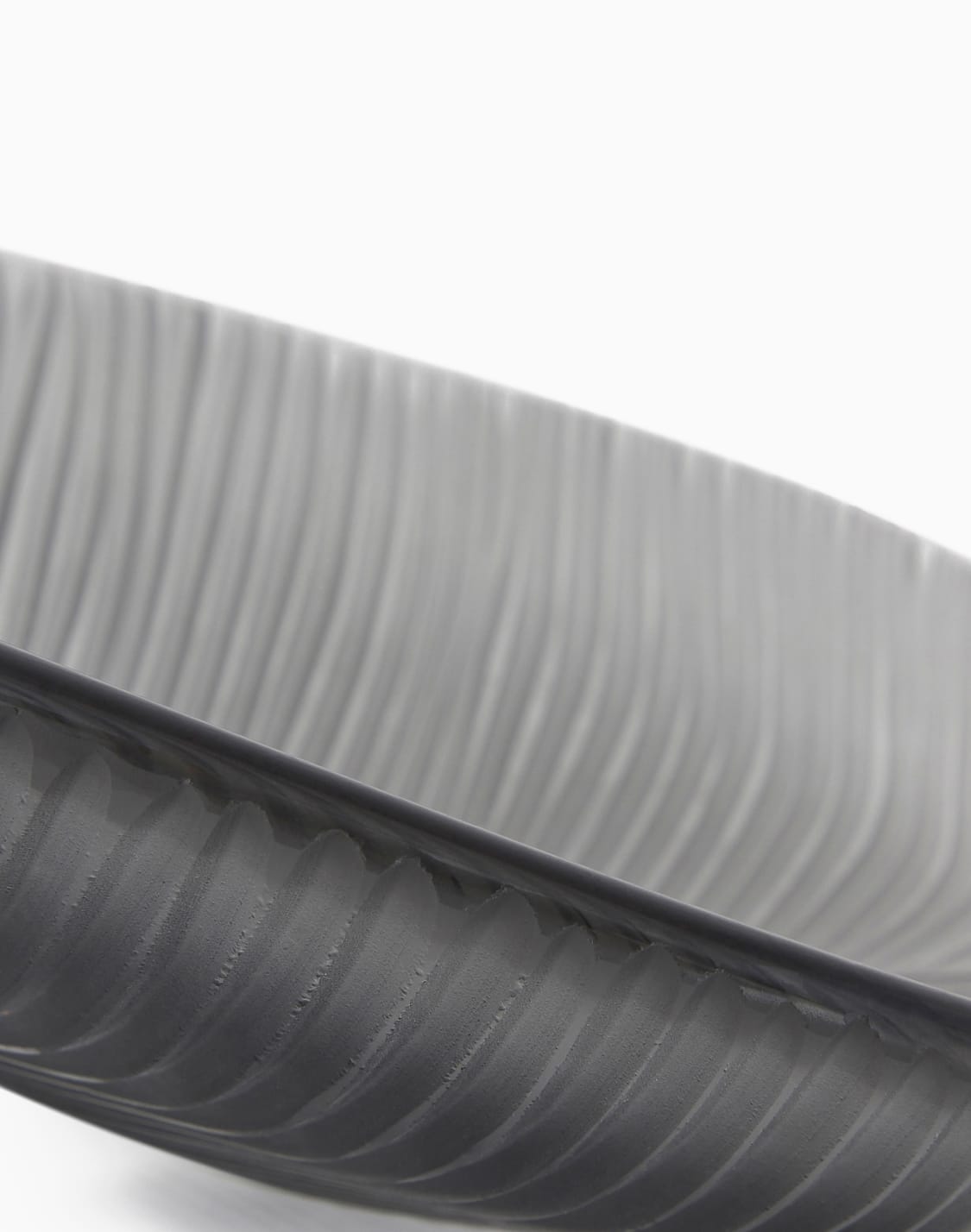 elizabeth-large-centrepiece-grey--armani-casa