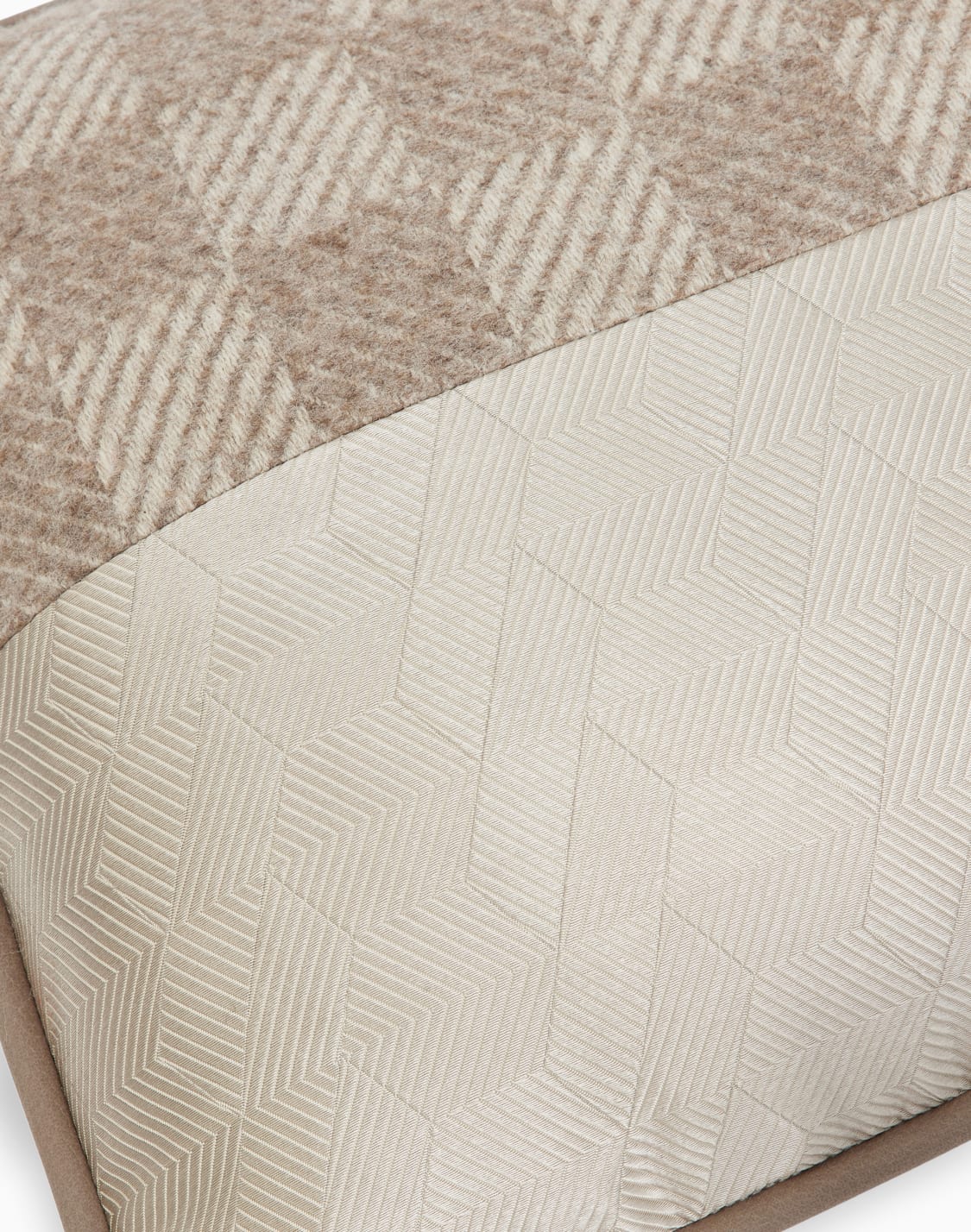 selma-decorative-cushion-beige--armani-casa