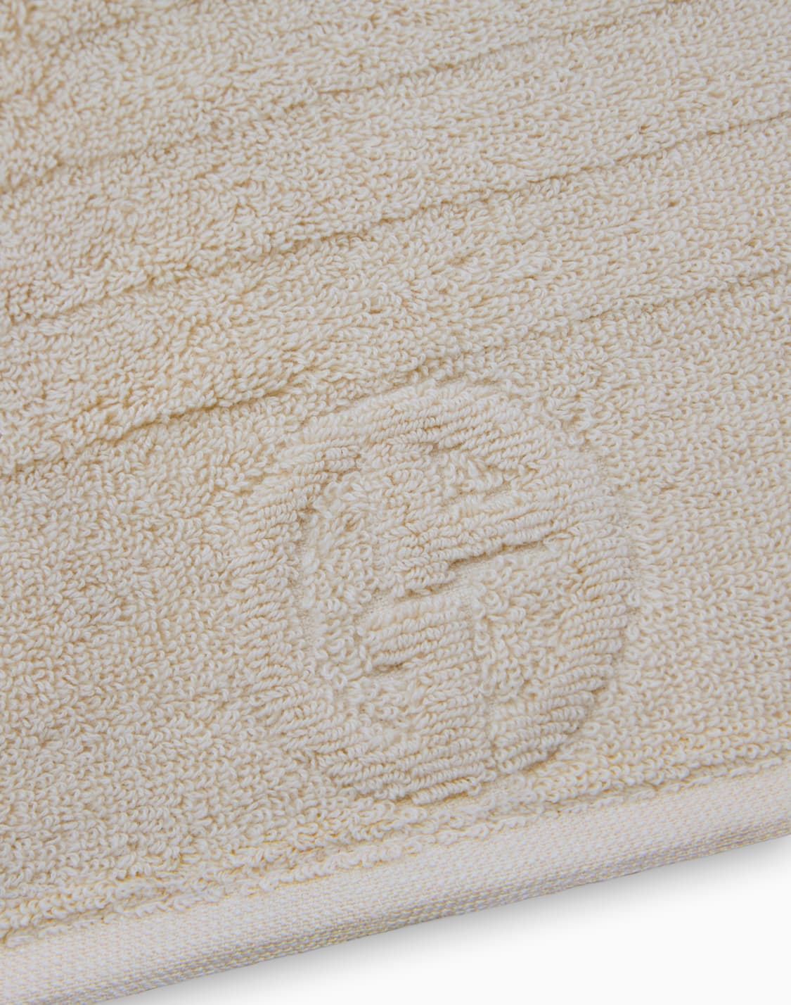 dorotea-set-of-4-towels-with-bag-beige--armani-casa