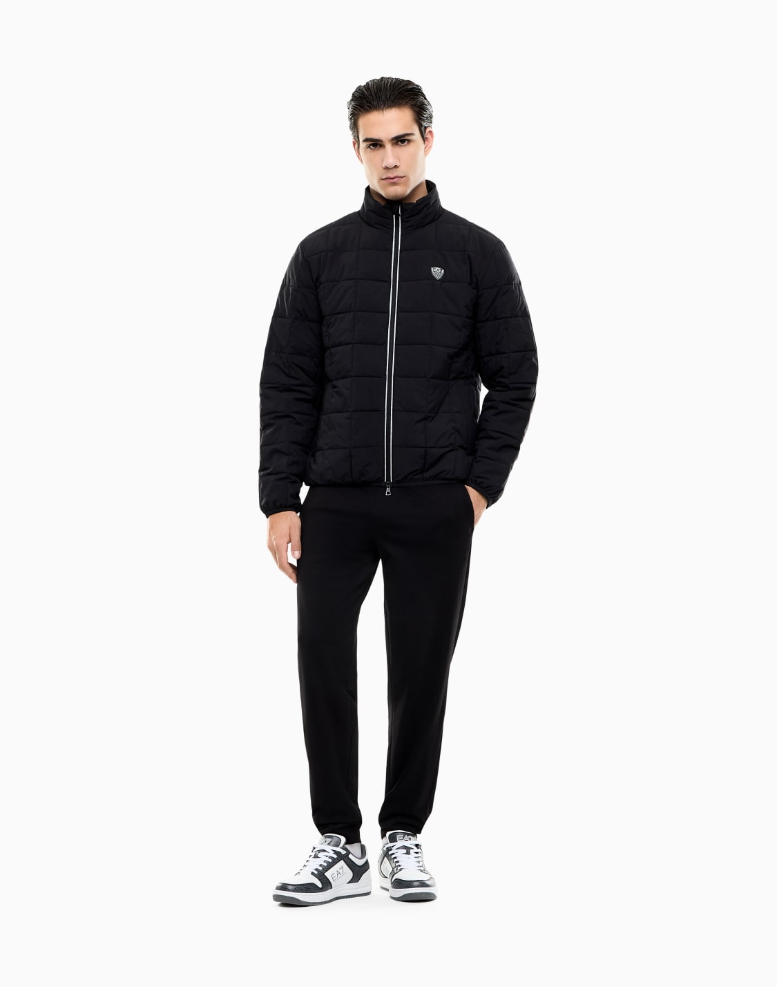 chaqueta-de-tejido-tcnico-premium-shield-negro--ea7