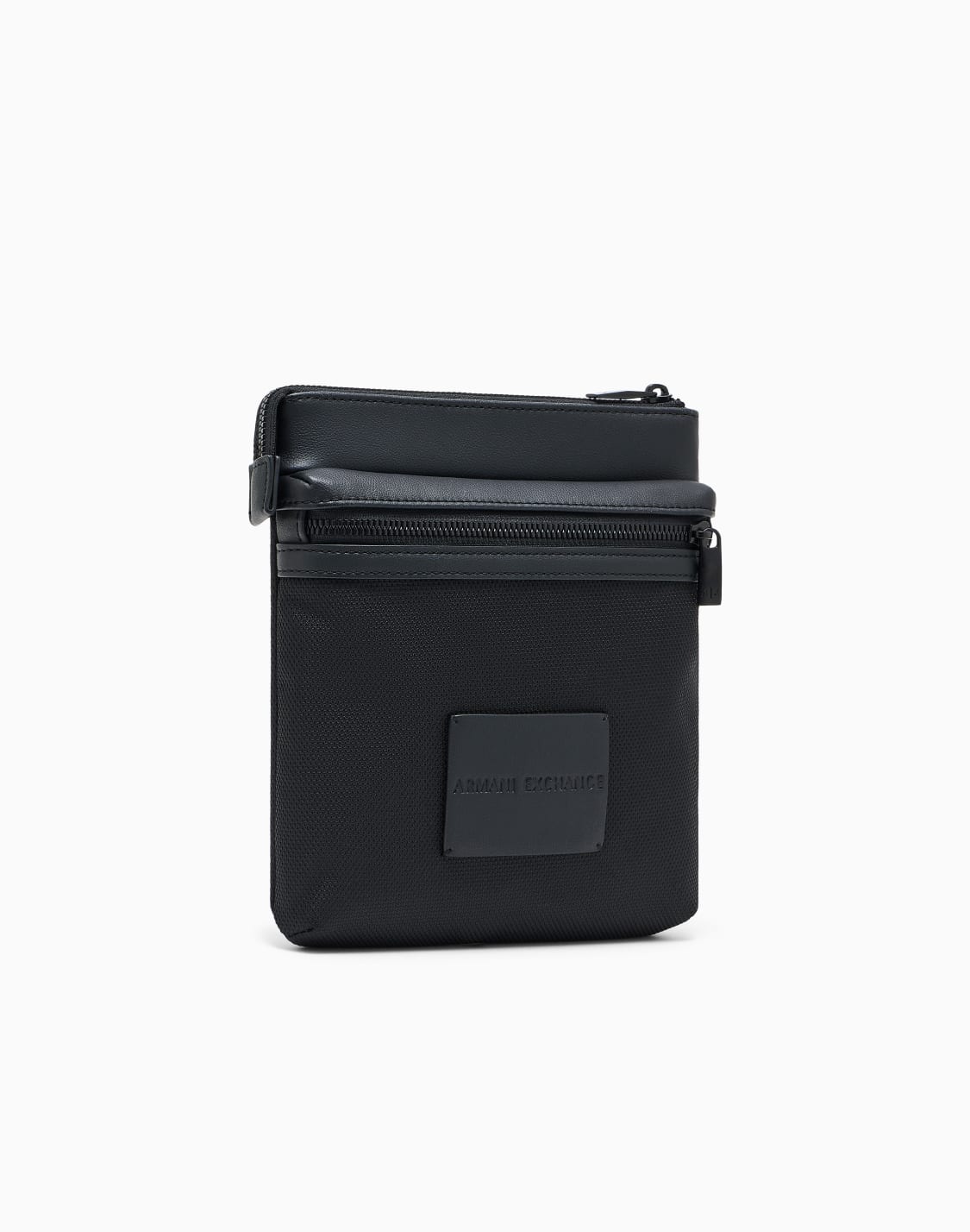 ロゴパッチ-ミックスマテリアルフラットショルダバッグ-ブラック--armani-exchange