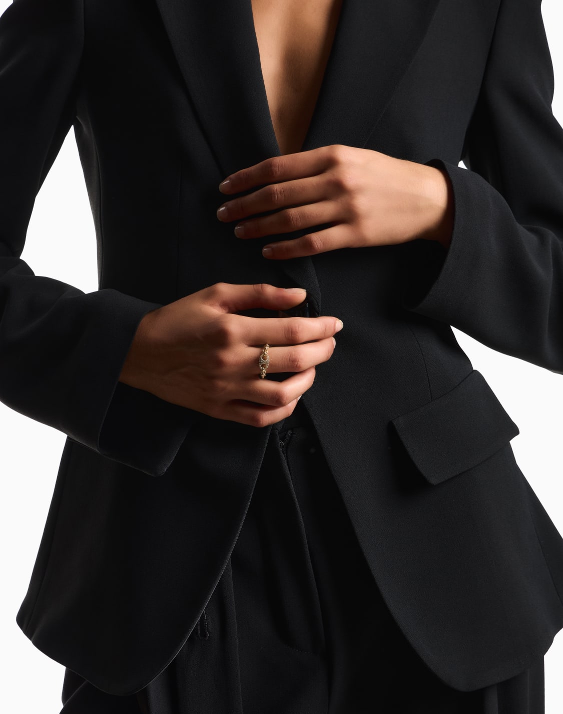 -gold-tone-brass-center-focal-ring-multicolored--emporio-armani