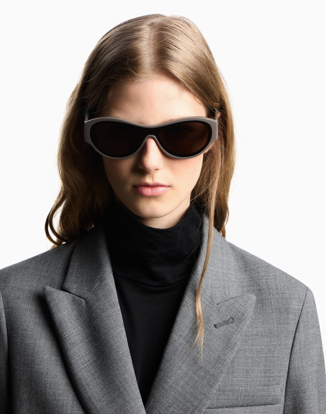 occhiali-da-sole-da-donna-forma-irregolare-marrone--emporio-armani