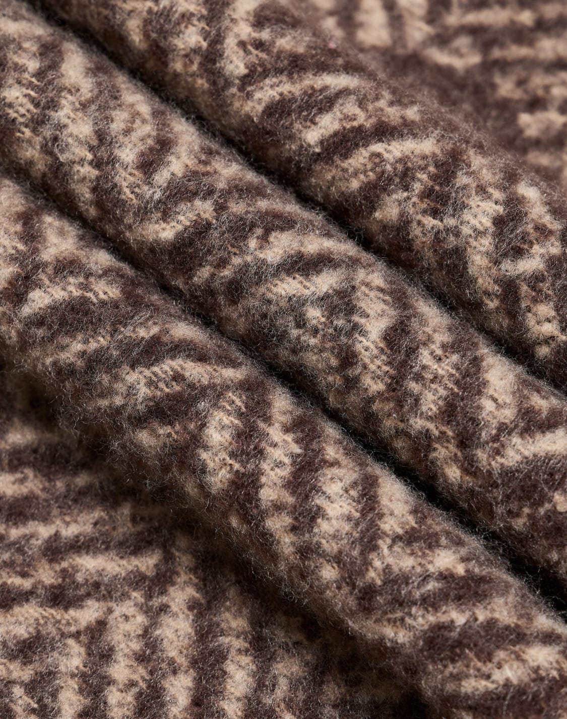 stole-herringbone-pattern-brown--armani-exchange
