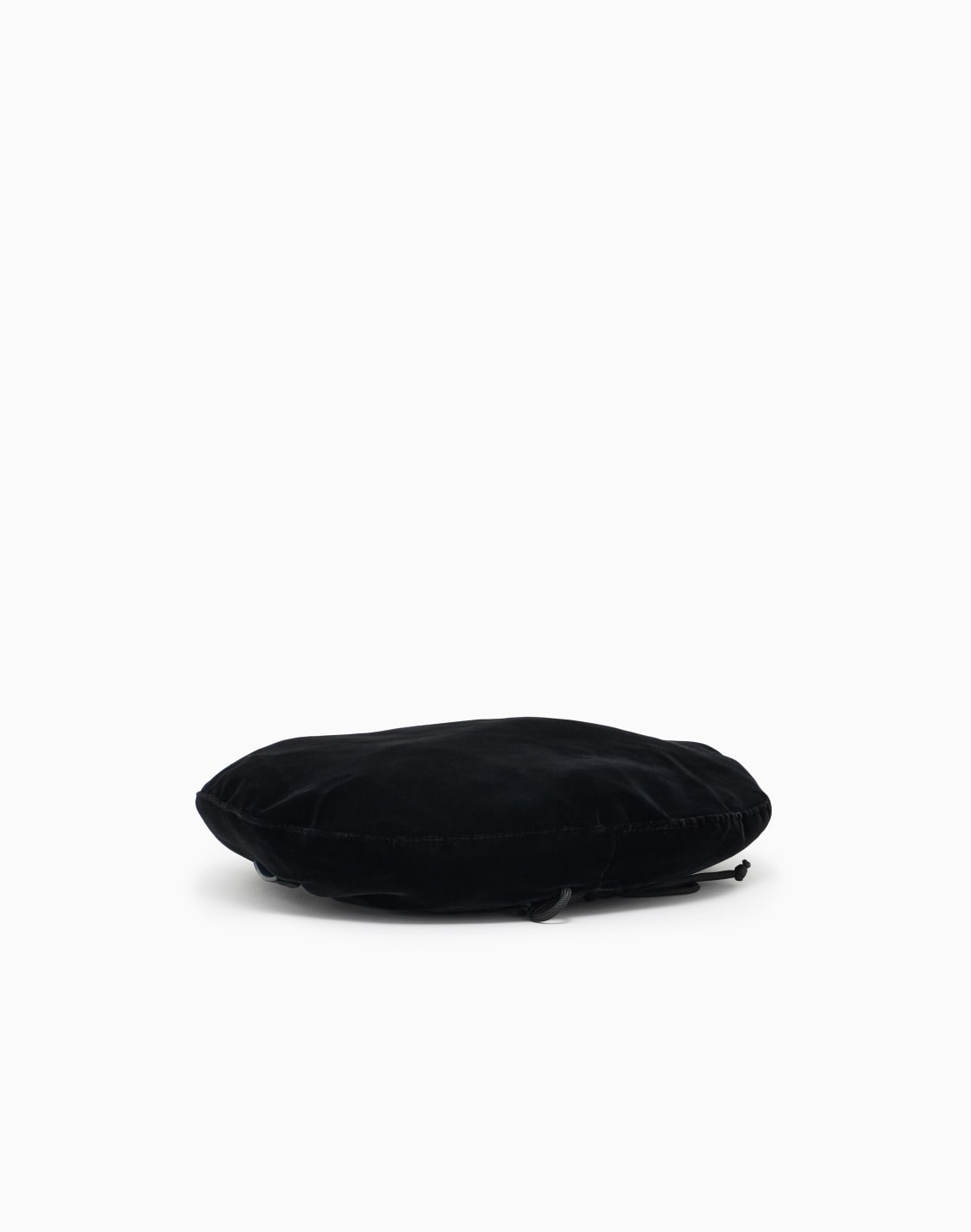 velvet-beret-black--emporio-armani