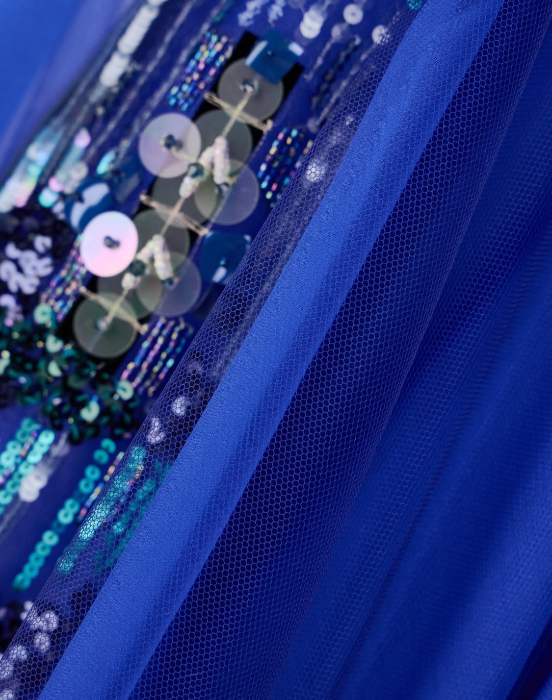 embroidered-tulle-cape-blue--giorgio-armani