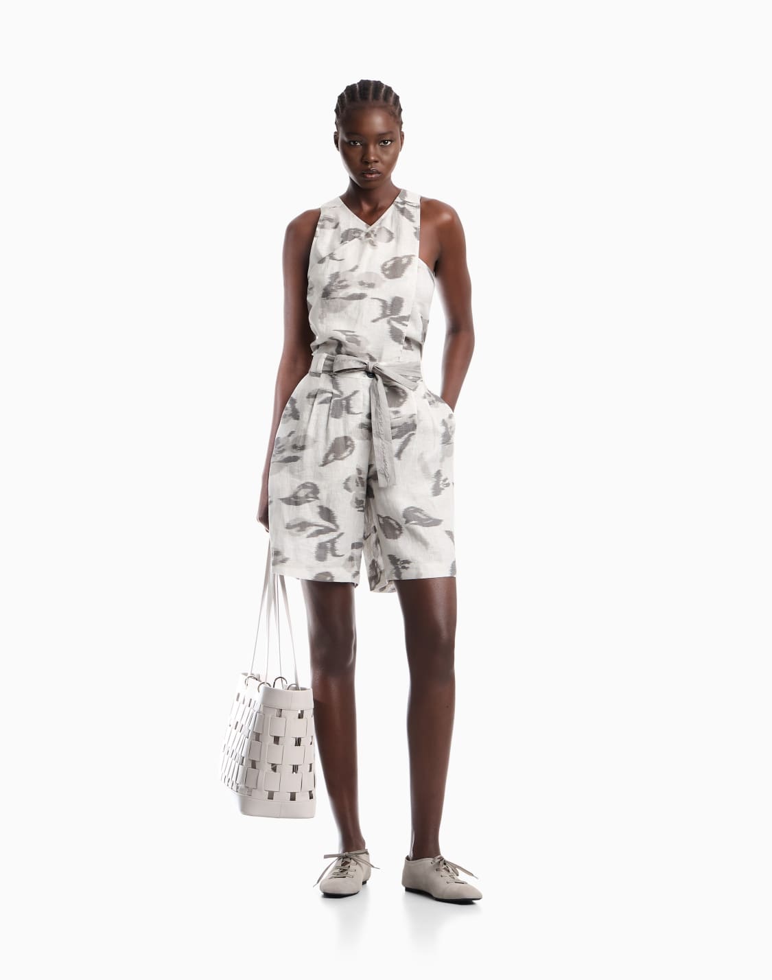 linen-bermuda-shorts-with-a-chin-flower-print-and-belt-patterned--emporio-armani