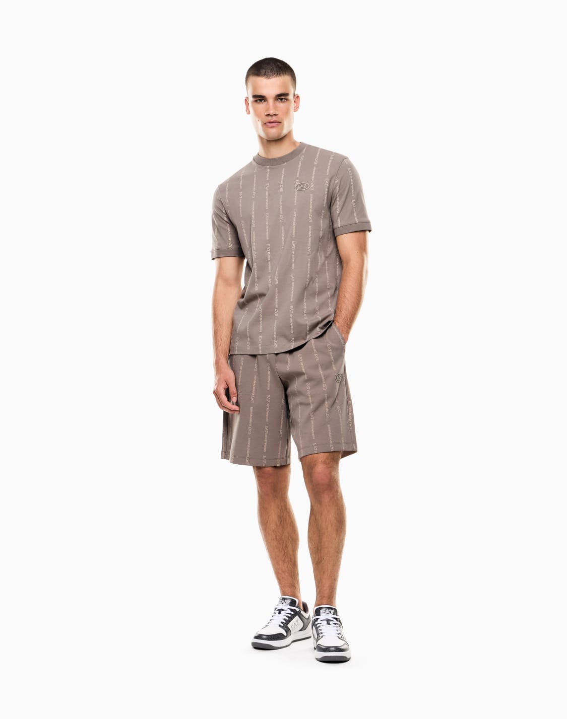 graphic-series-cotton-crew-neck-t-shirt-beige--ea7