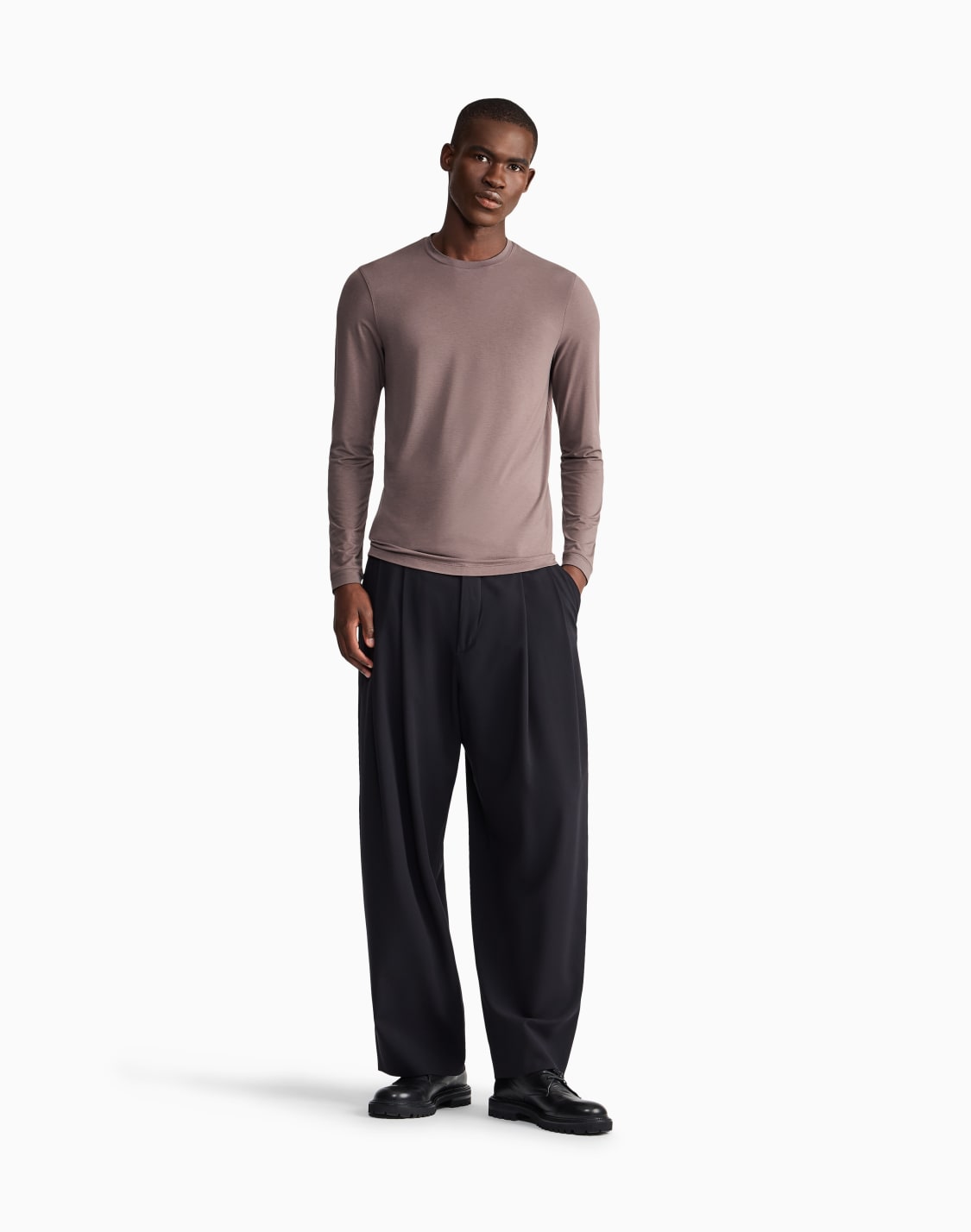 pull-en-jersey-de-viscose-stretch-col-rond-exclusivit-web-marron--giorgio-armani