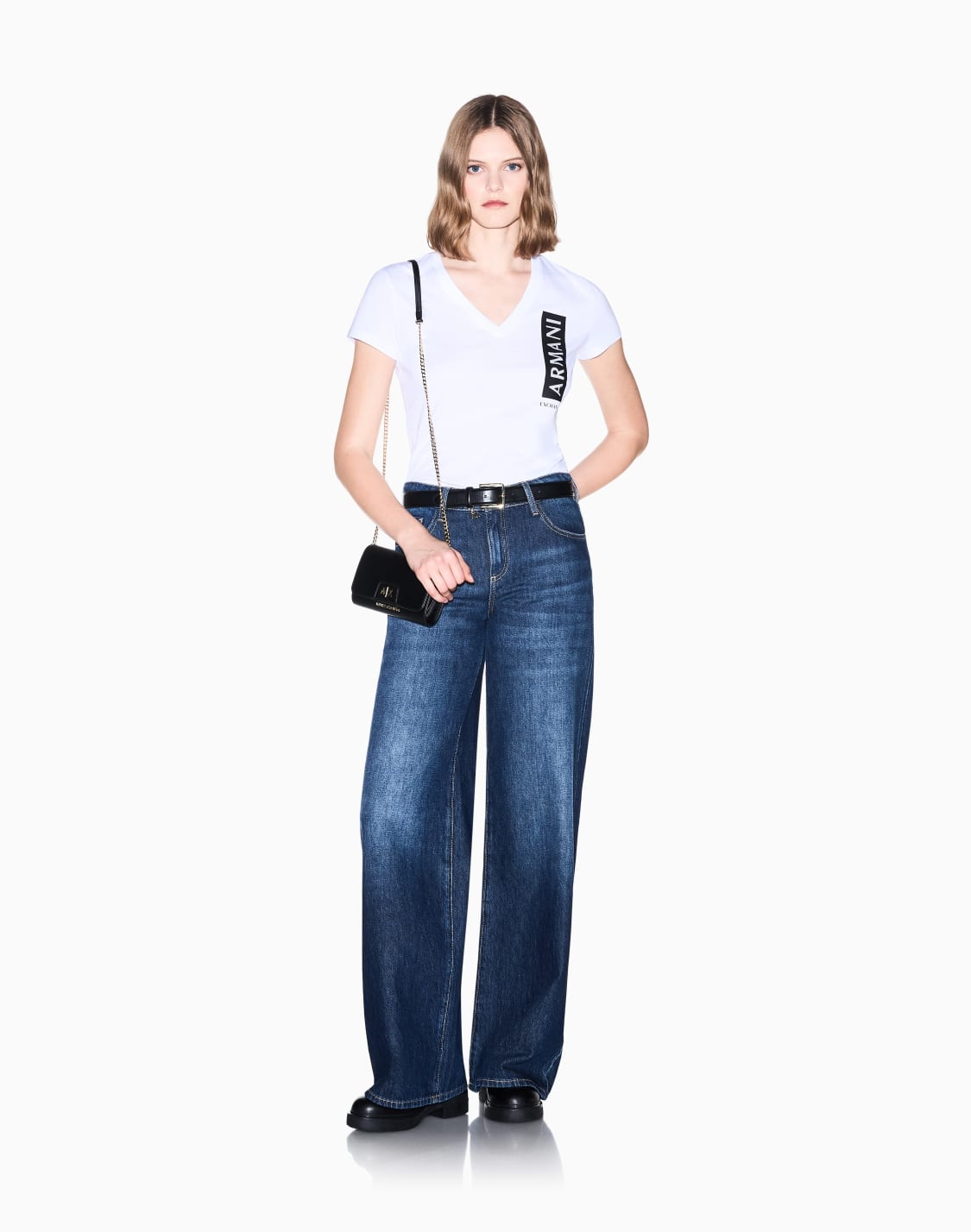 ボックスロゴ-半袖vネックtシャツ-ホワイト--armani-exchange