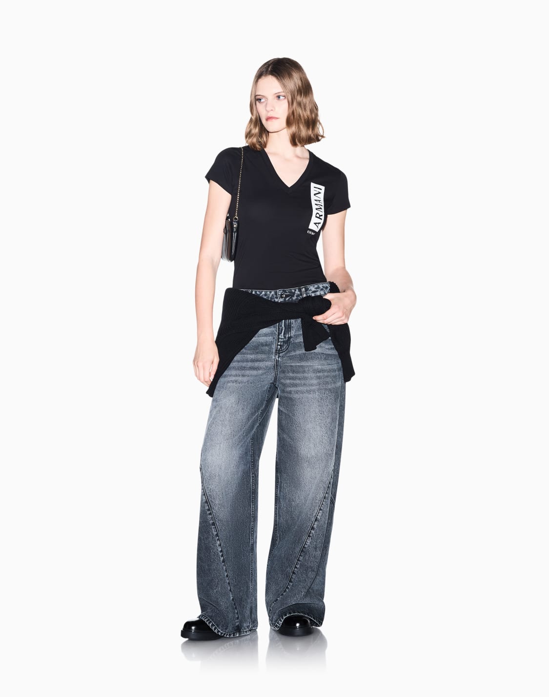 ボックスロゴ-半袖vネックtシャツ-ブラック--armani-exchange