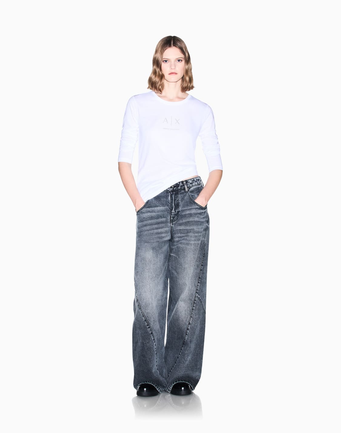 ゴルドドットロゴ-長袖クルネックtシャツ-ホワイト--armani-exchange