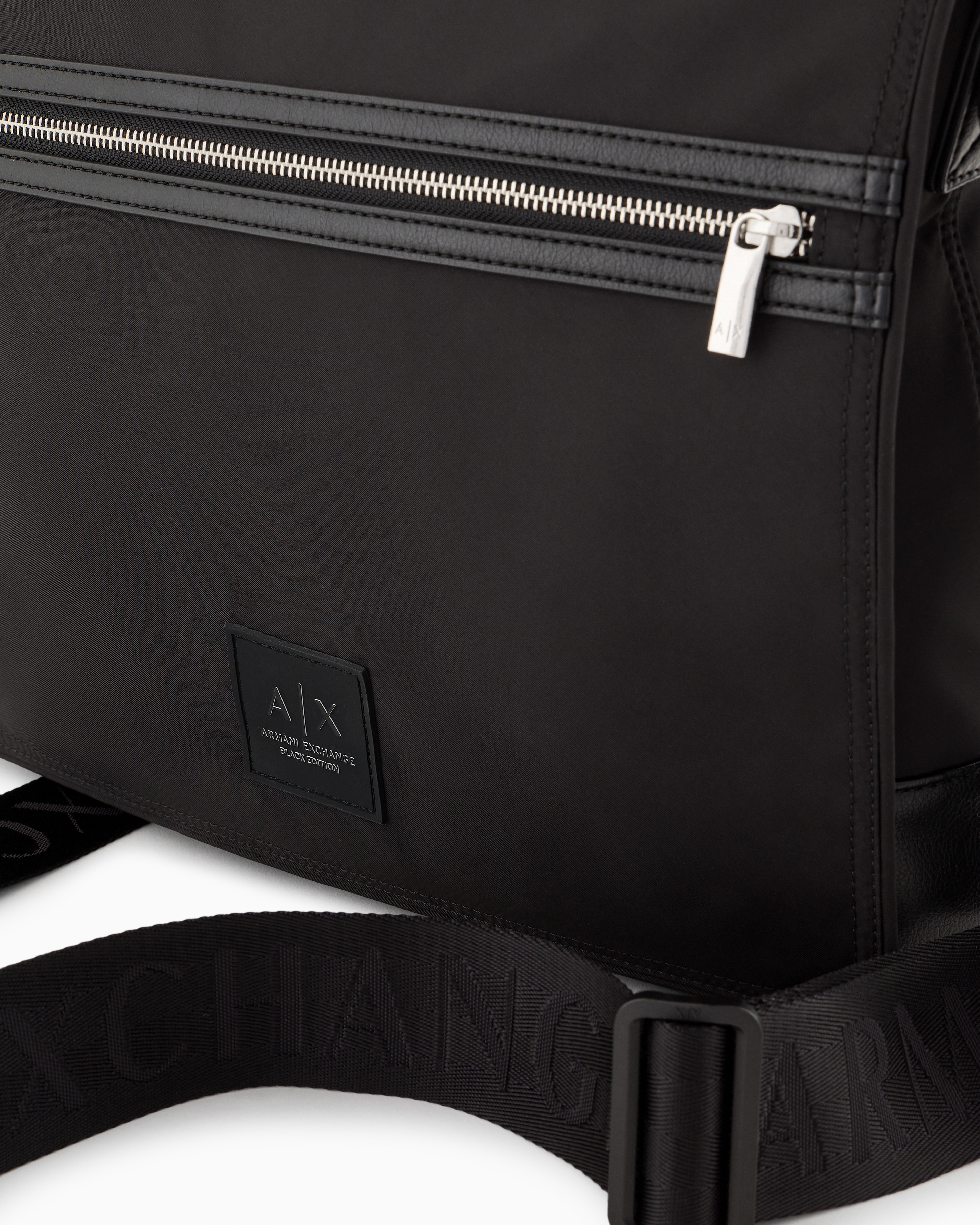 AXロゴ ショルダーバッグ | Armani Exchange