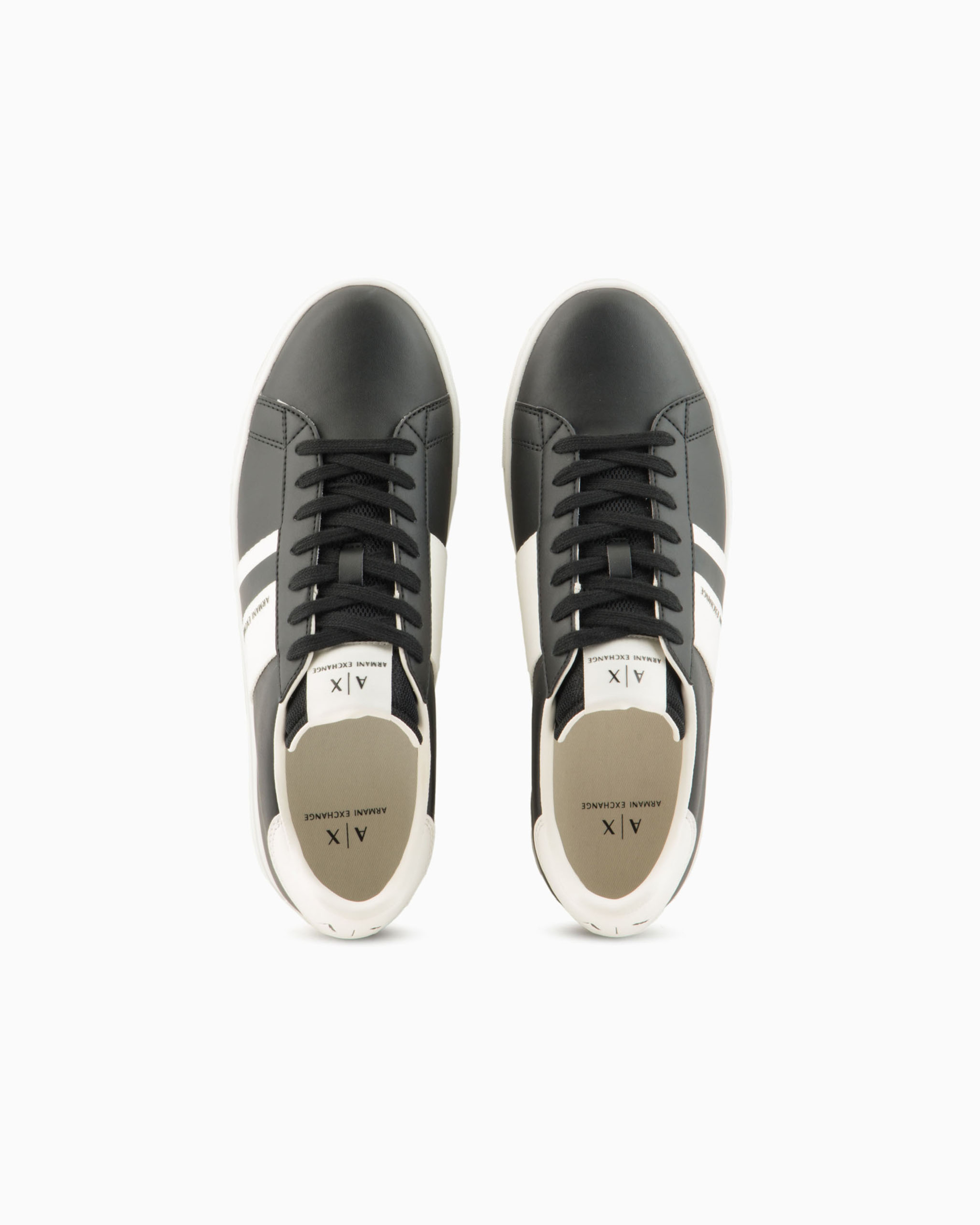 Sneakers with logo