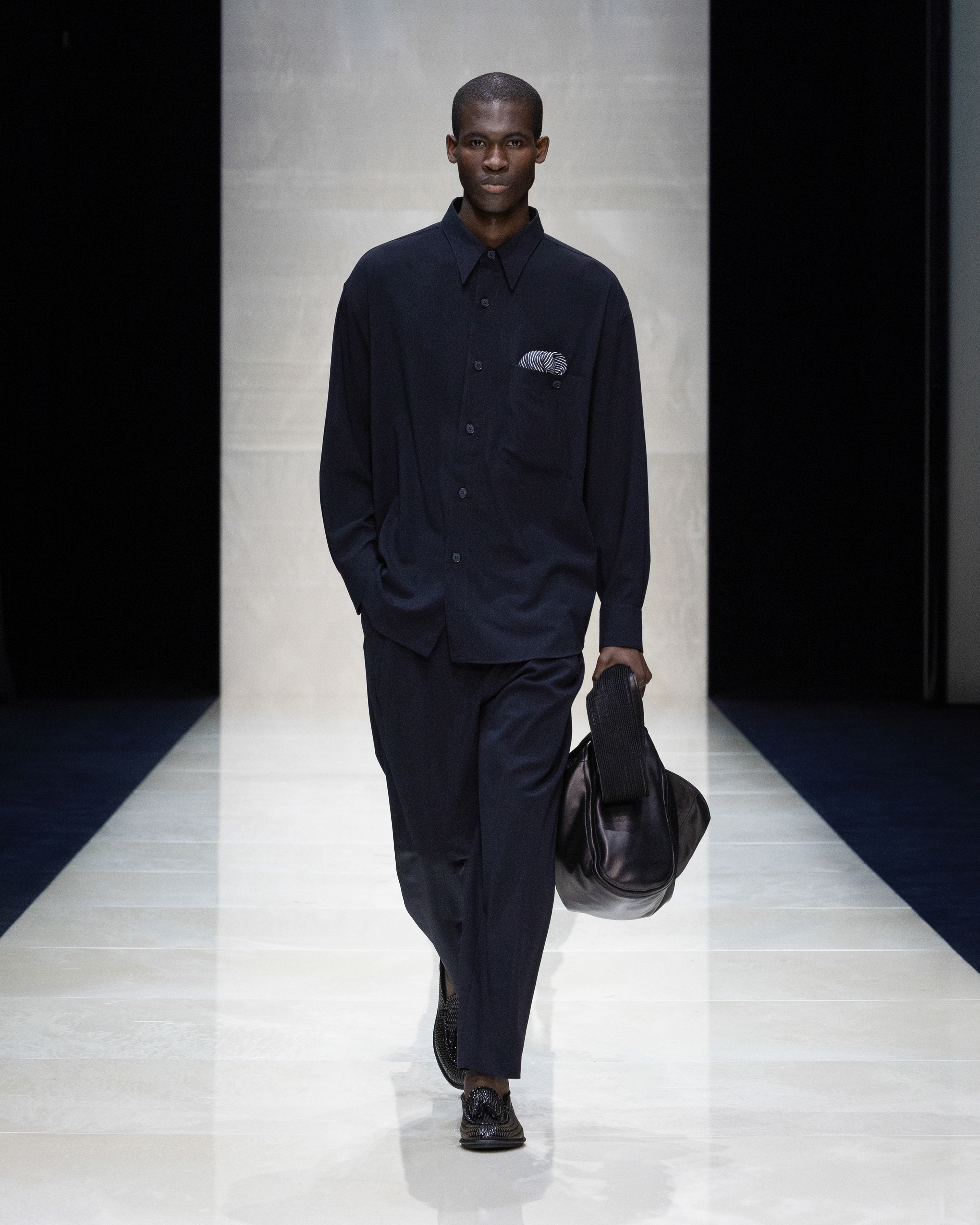 GM000933_TE10043_UB109_L_SS202