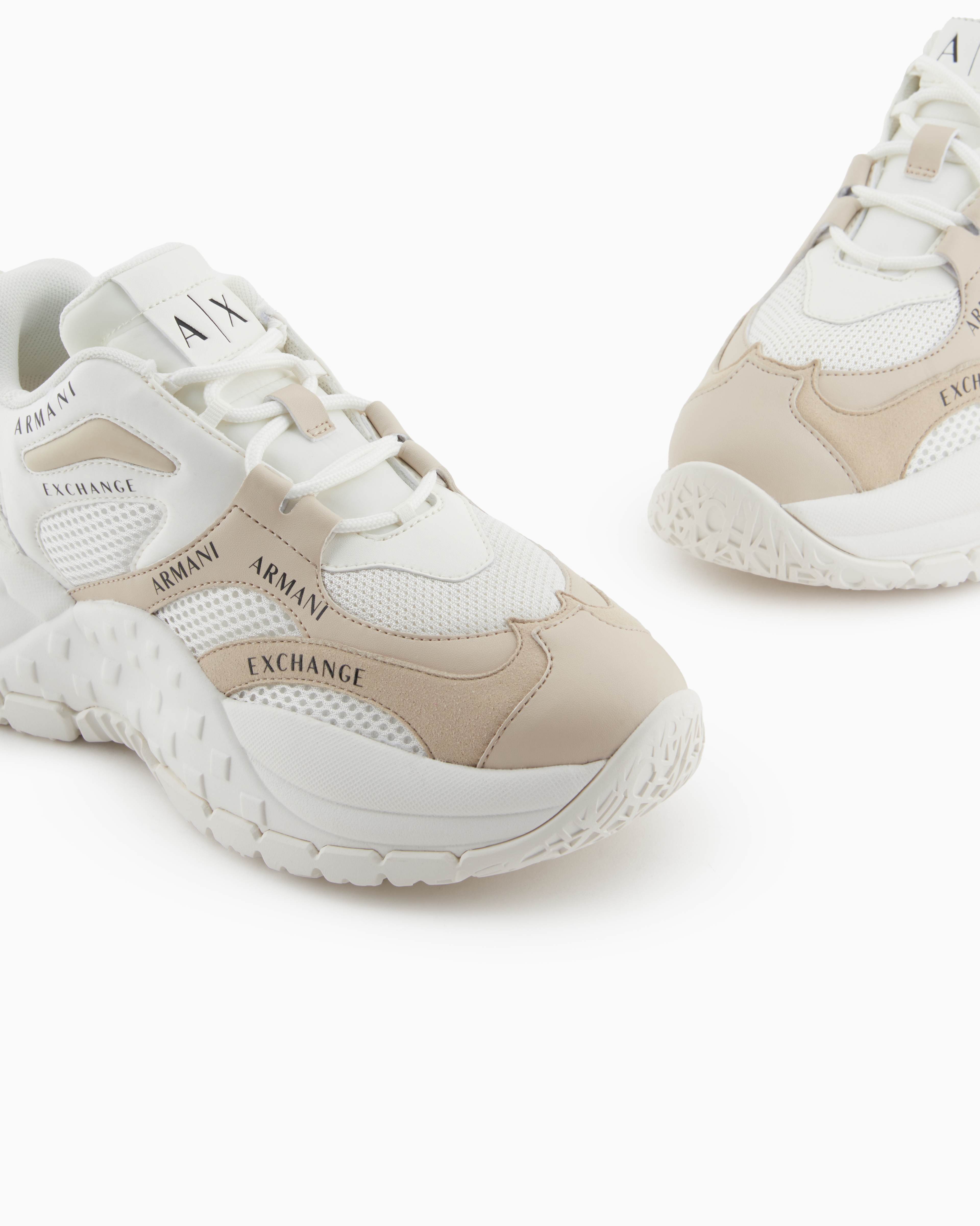 Chunky sneakers with contrasting inserts