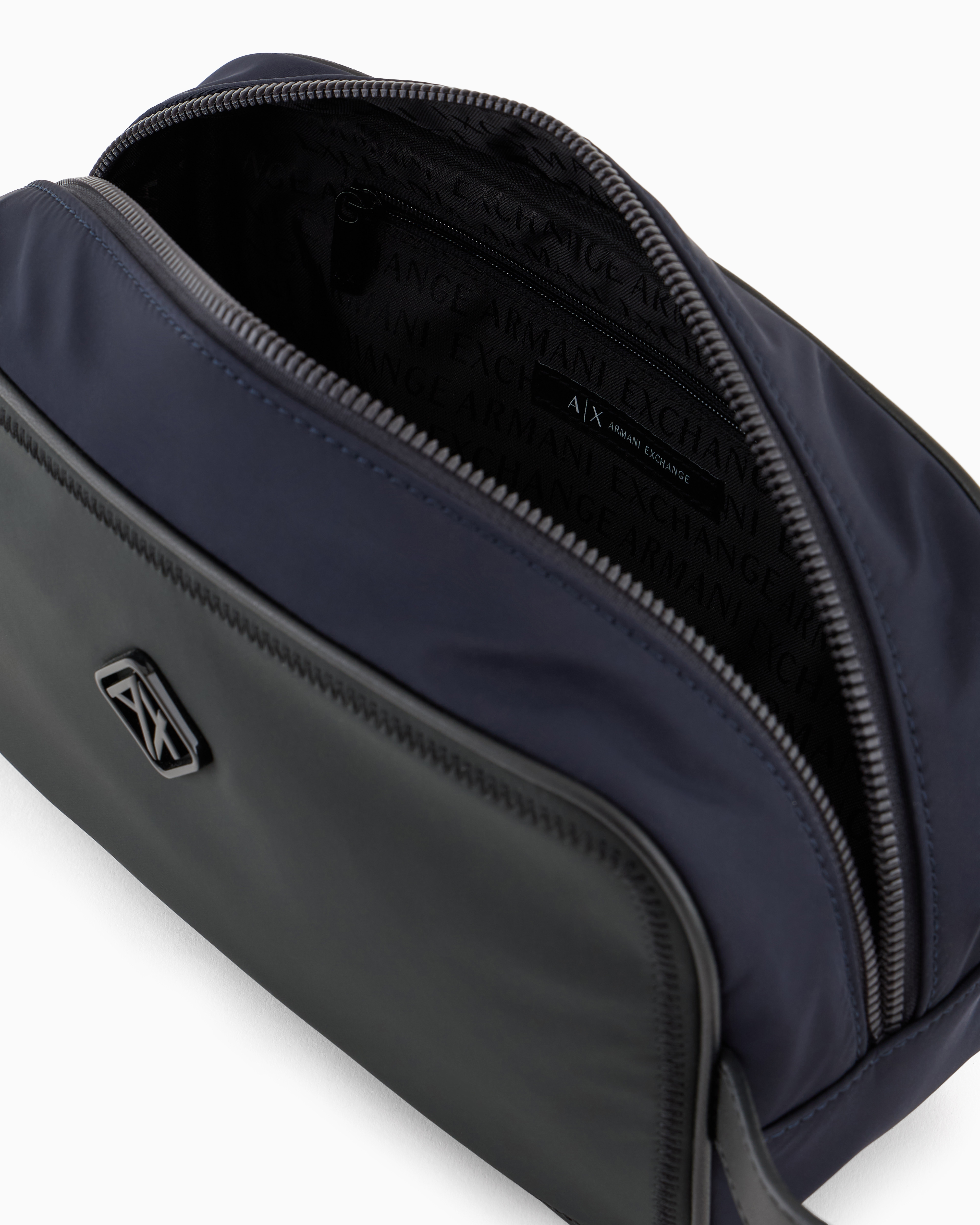 Beauyt case with nylon zip with logo