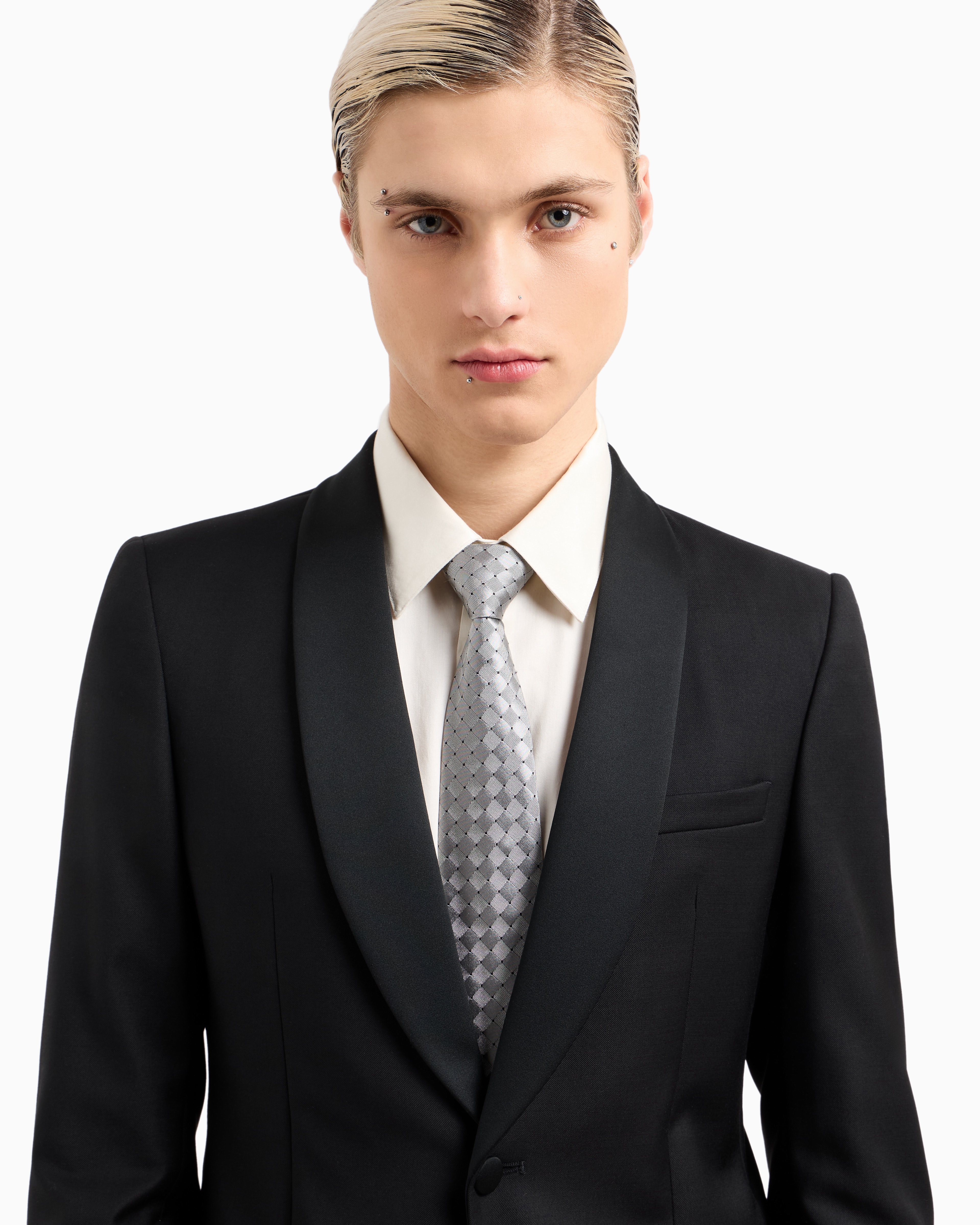 EM001346_TE13738_F8109_G_SS202