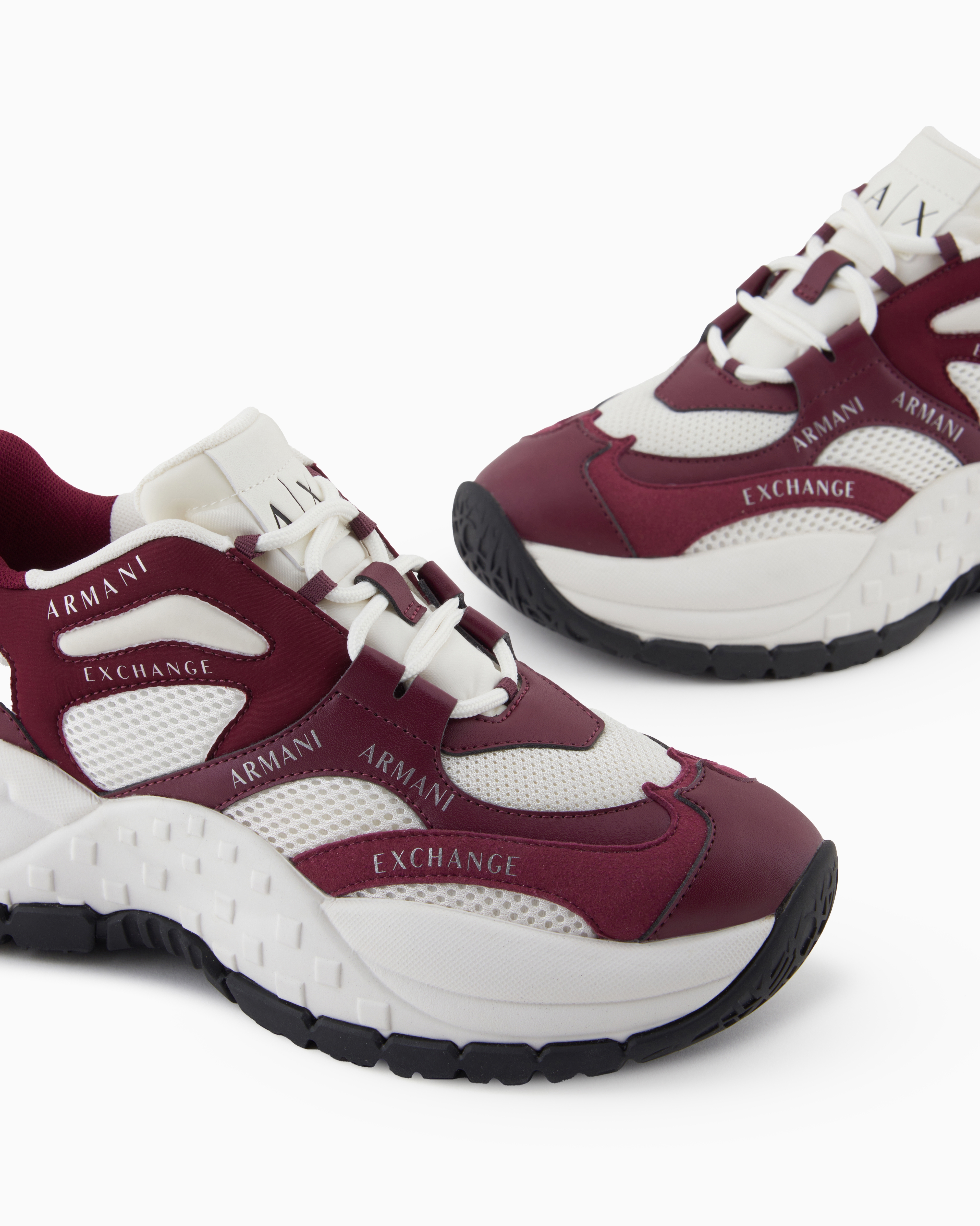 Chunky sneakers with contrasting inserts