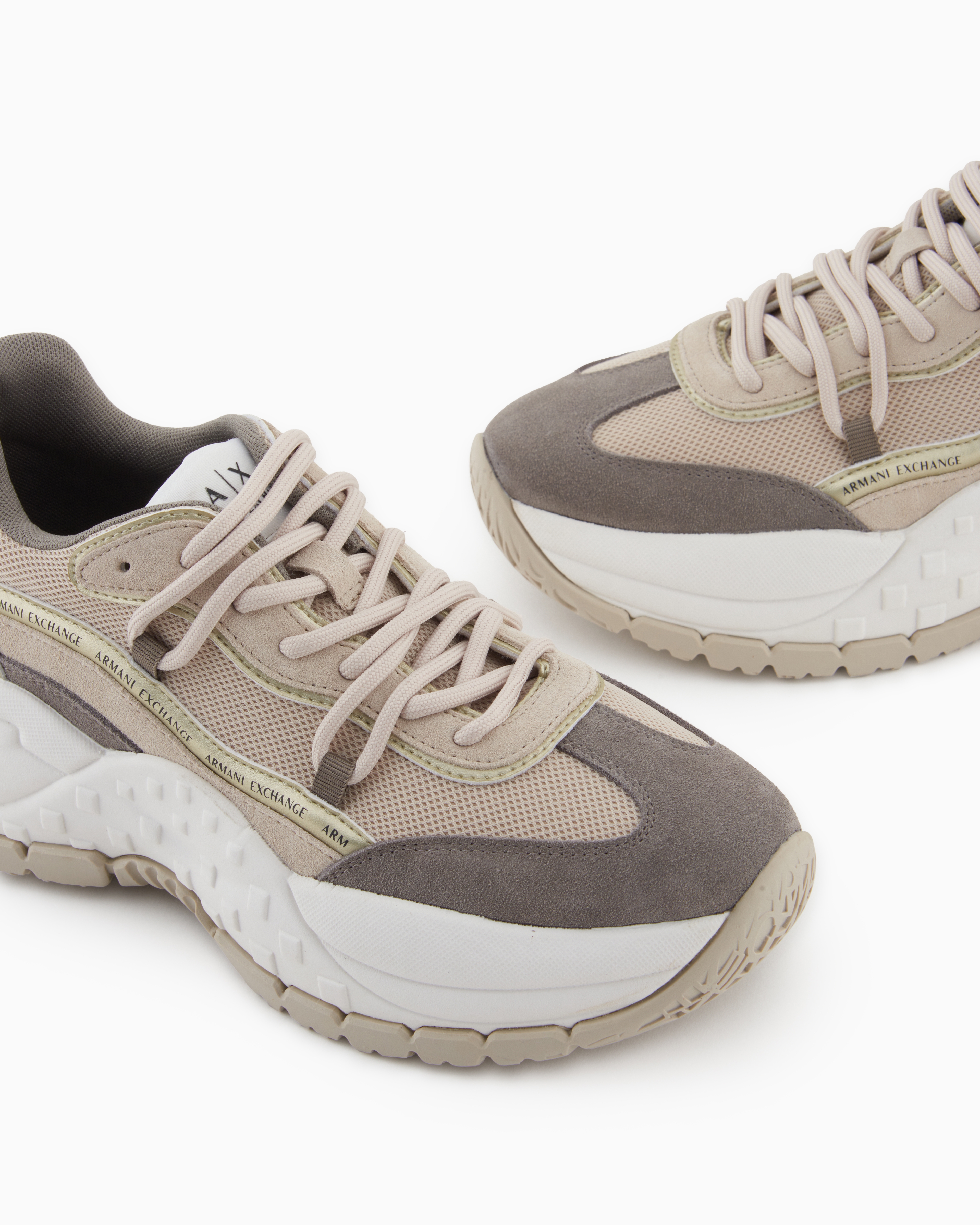 Sneakers with suede inserts