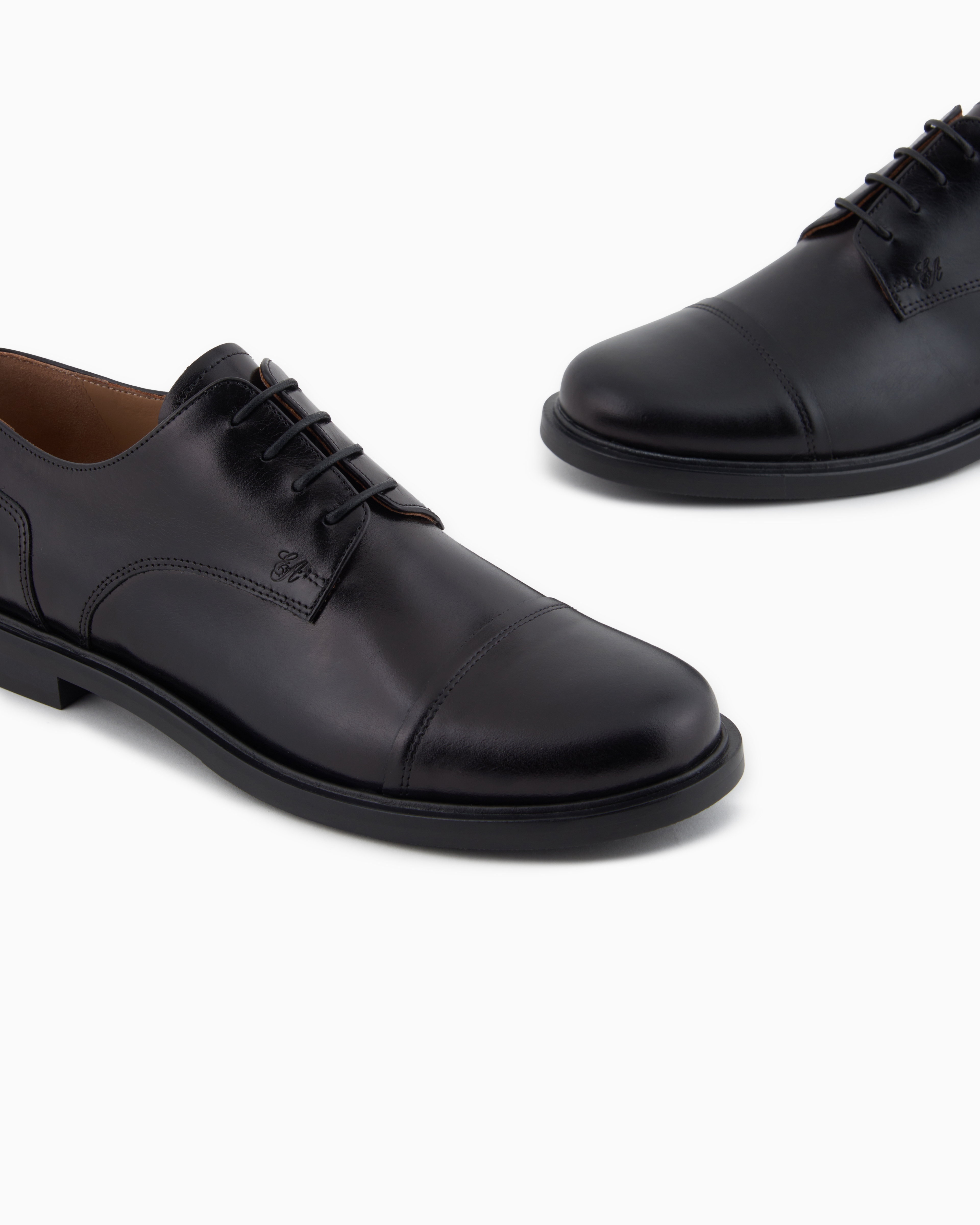 EMPORIO ARMANI スクエアトゥ レザーシューズ イタリア製 Icon