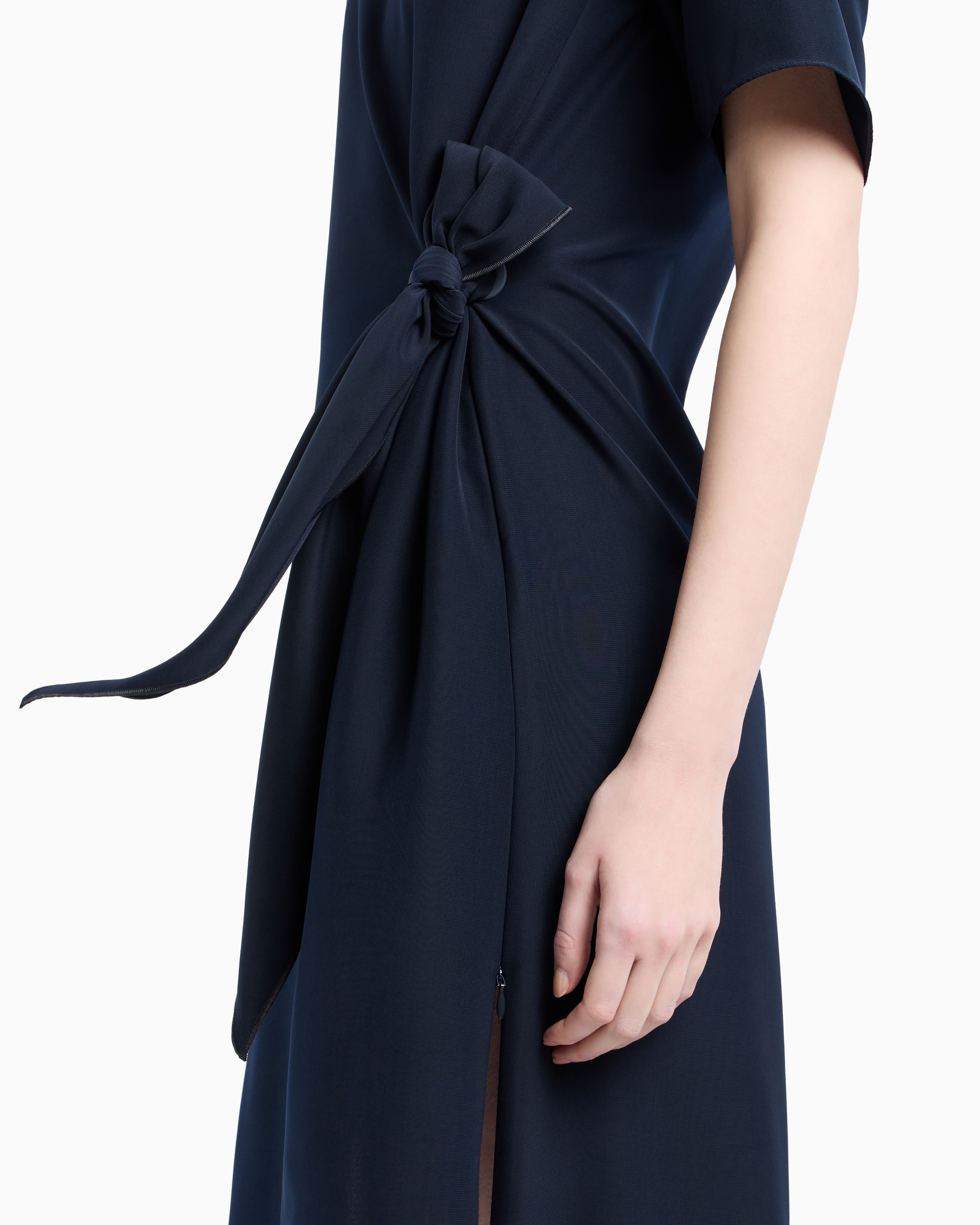 Abito con nodo in tessuto tecno fluido | Emporio Armani Abito con nodo in tessuto tecno fluido | Emporio Armani