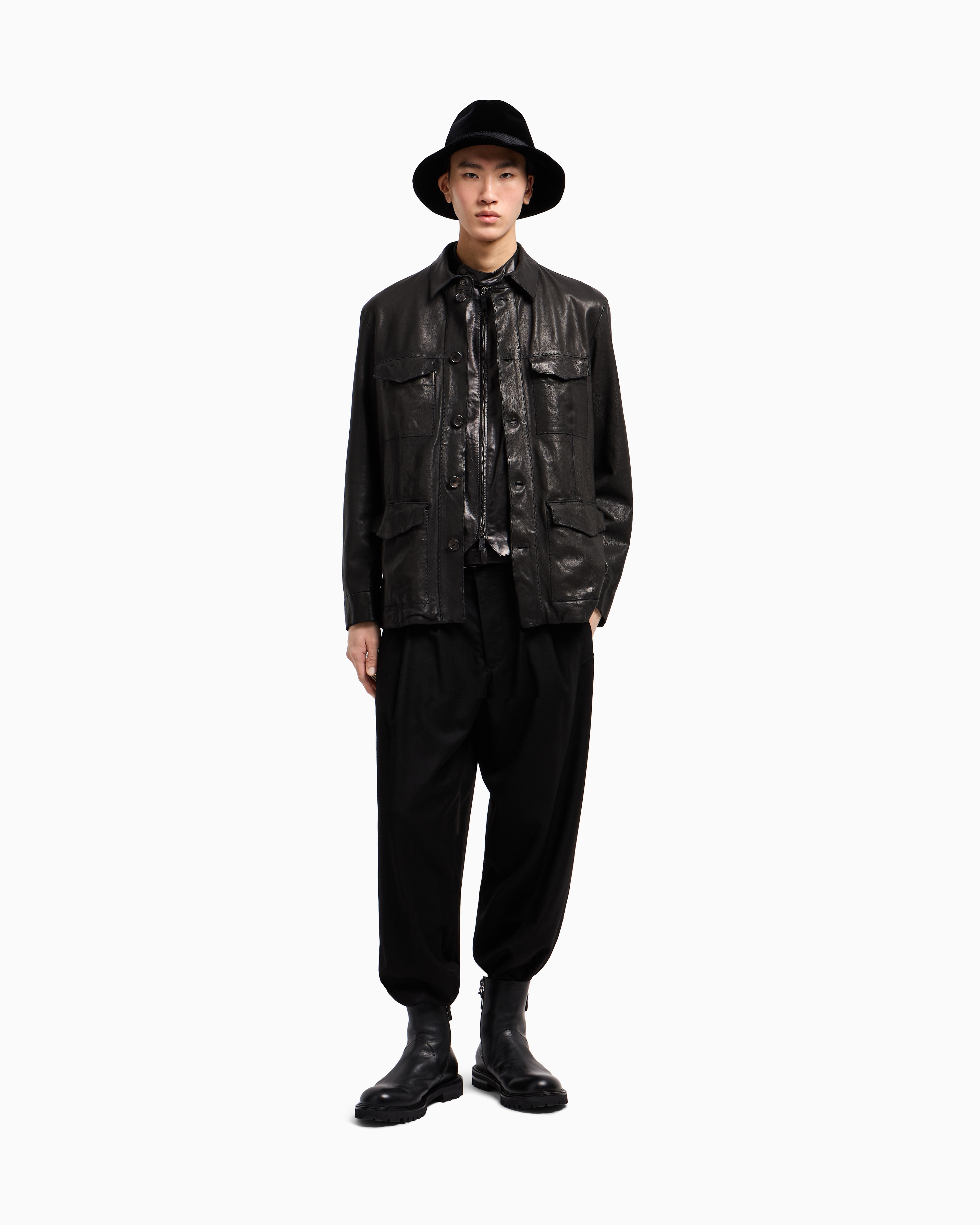 ARMANI Collezioni ブラックウール　1タック　ワイドトラウザーズ ARMANI Collezioni ブラックウール 1タック ワイドトラウザーズ