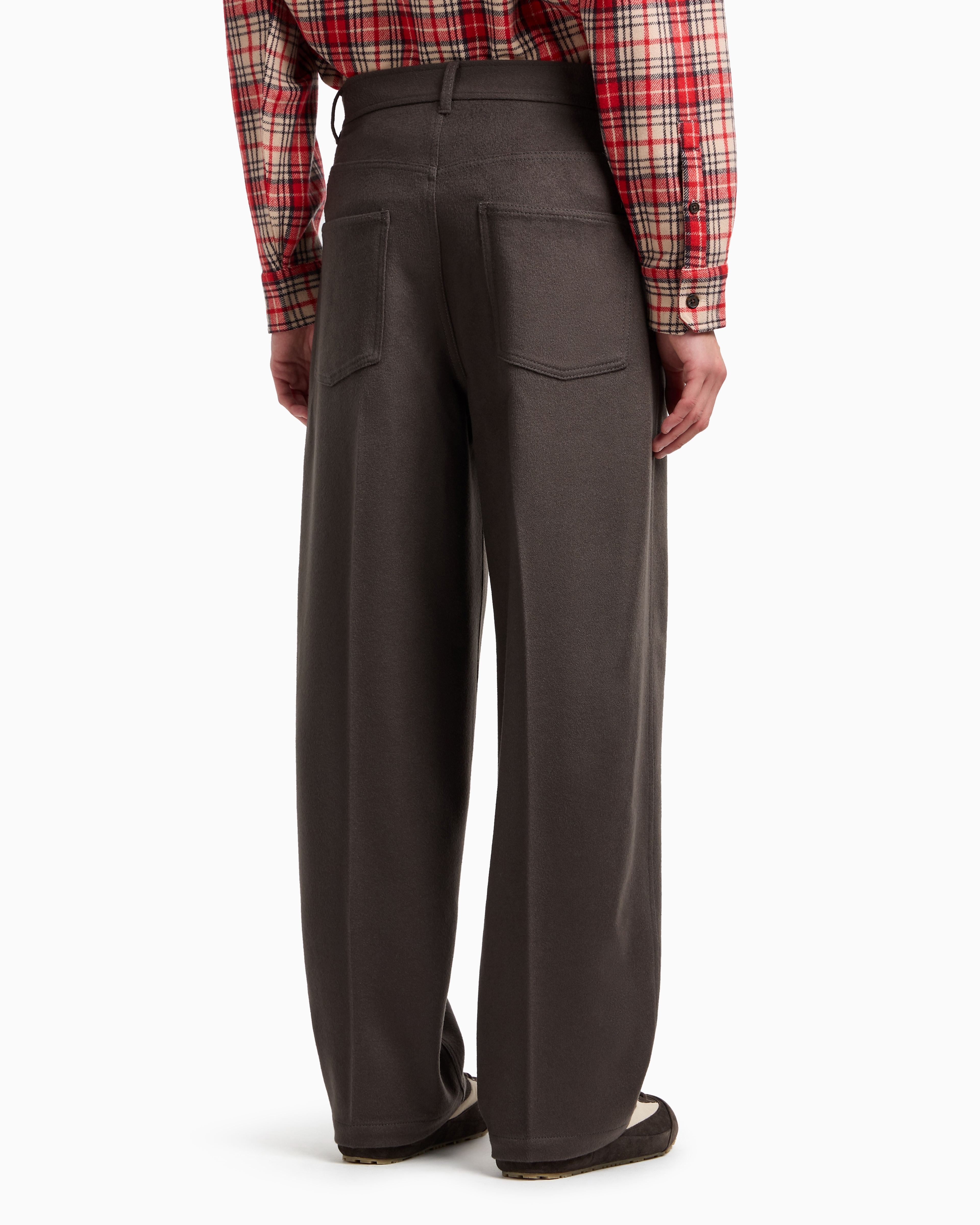 EM001378_AF14740_U8112_R_FW202