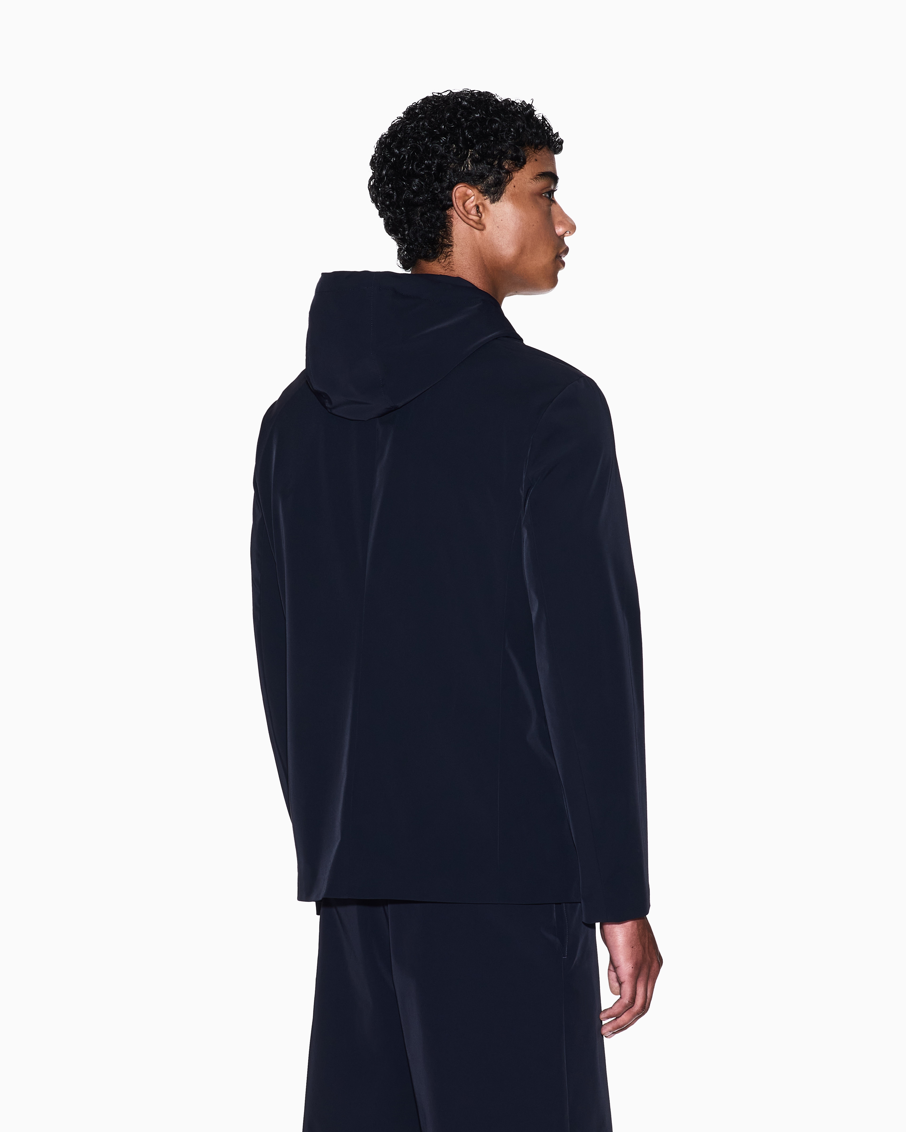 XM001199_AF16635_UB101_R_FW202