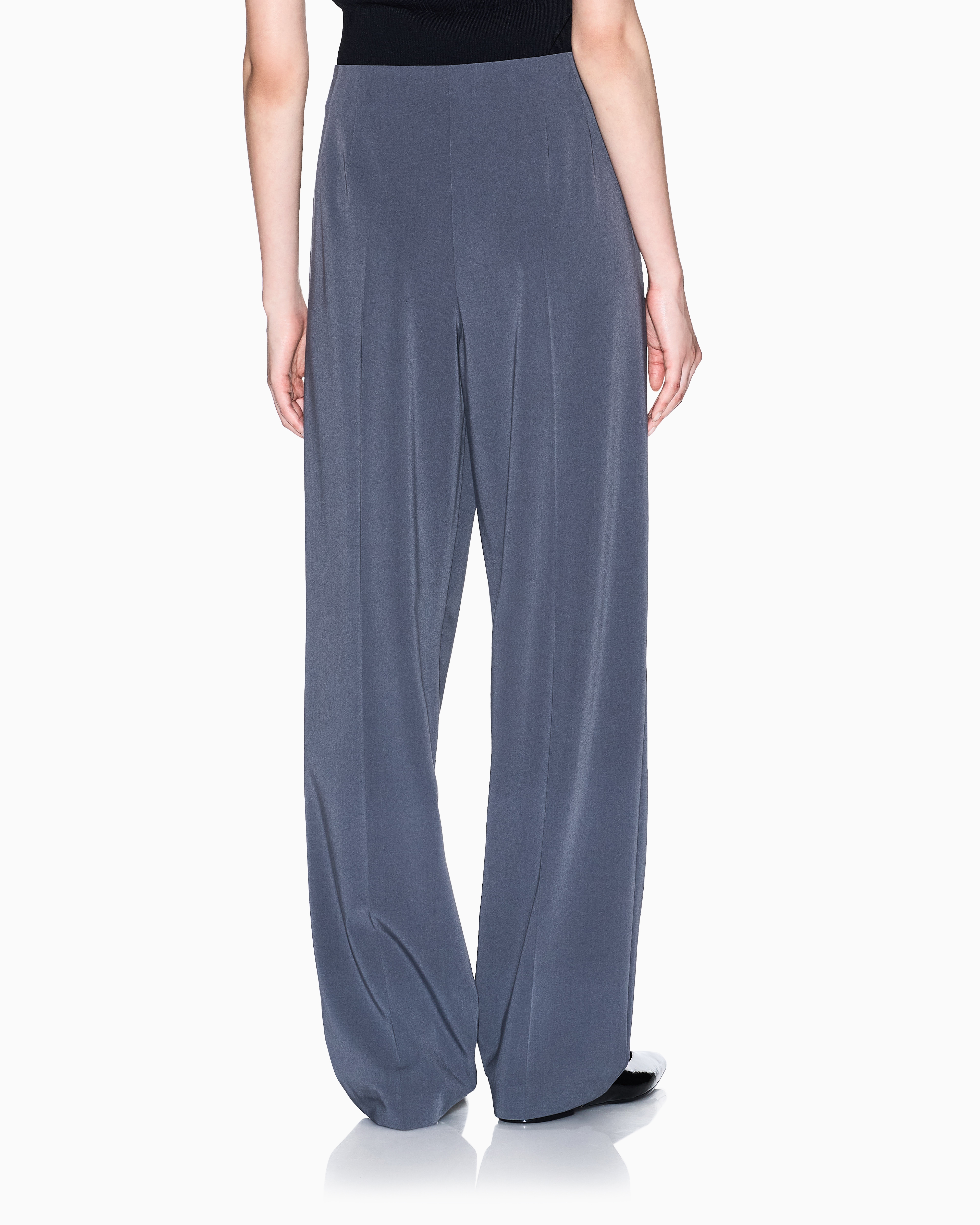 Pants with pleats