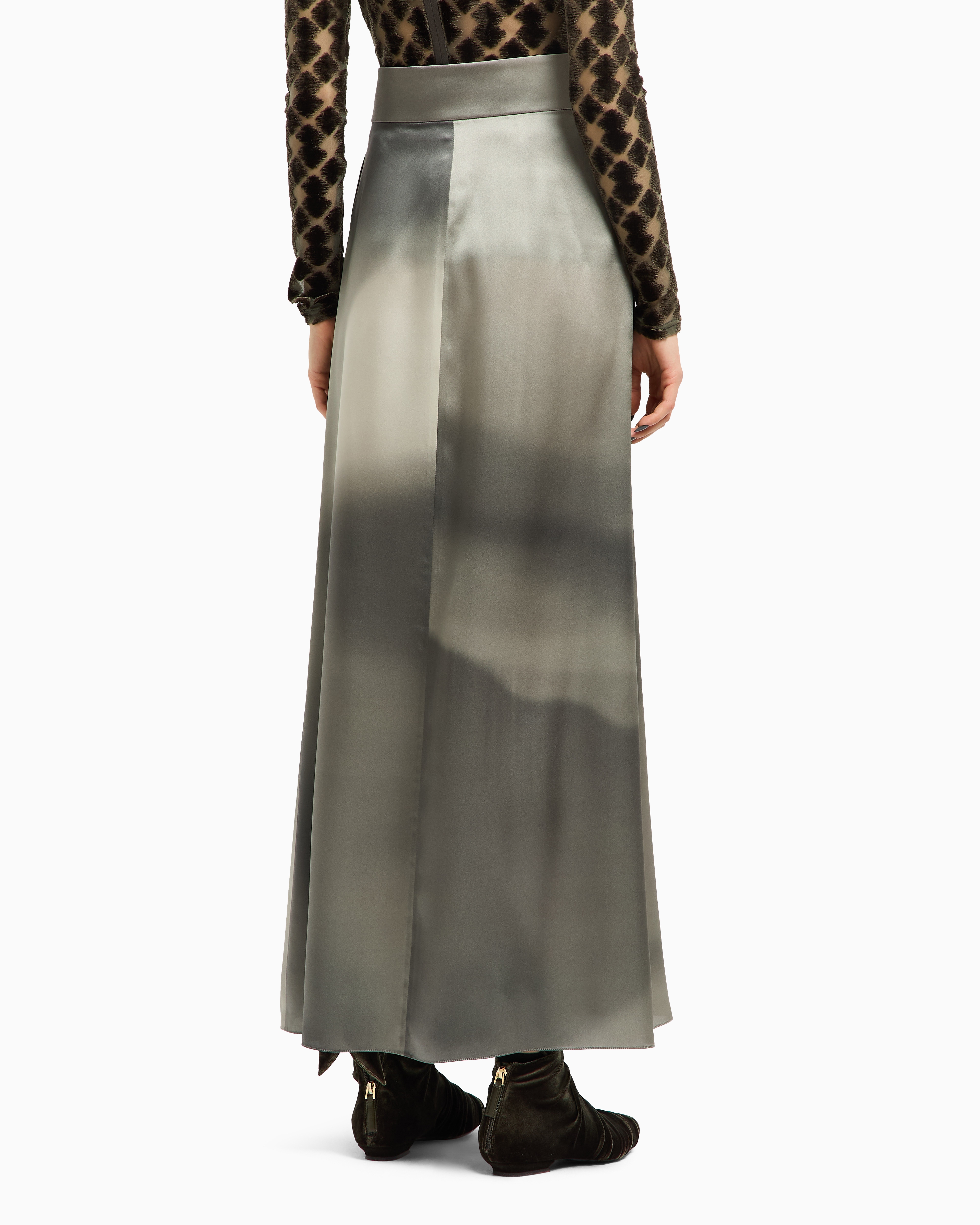 (ジョルジオアルマーニ 絹　ロングスカート スリット ダークブラウン M〜L ロングスカート シルクサテン プリント | Giorgio Armani