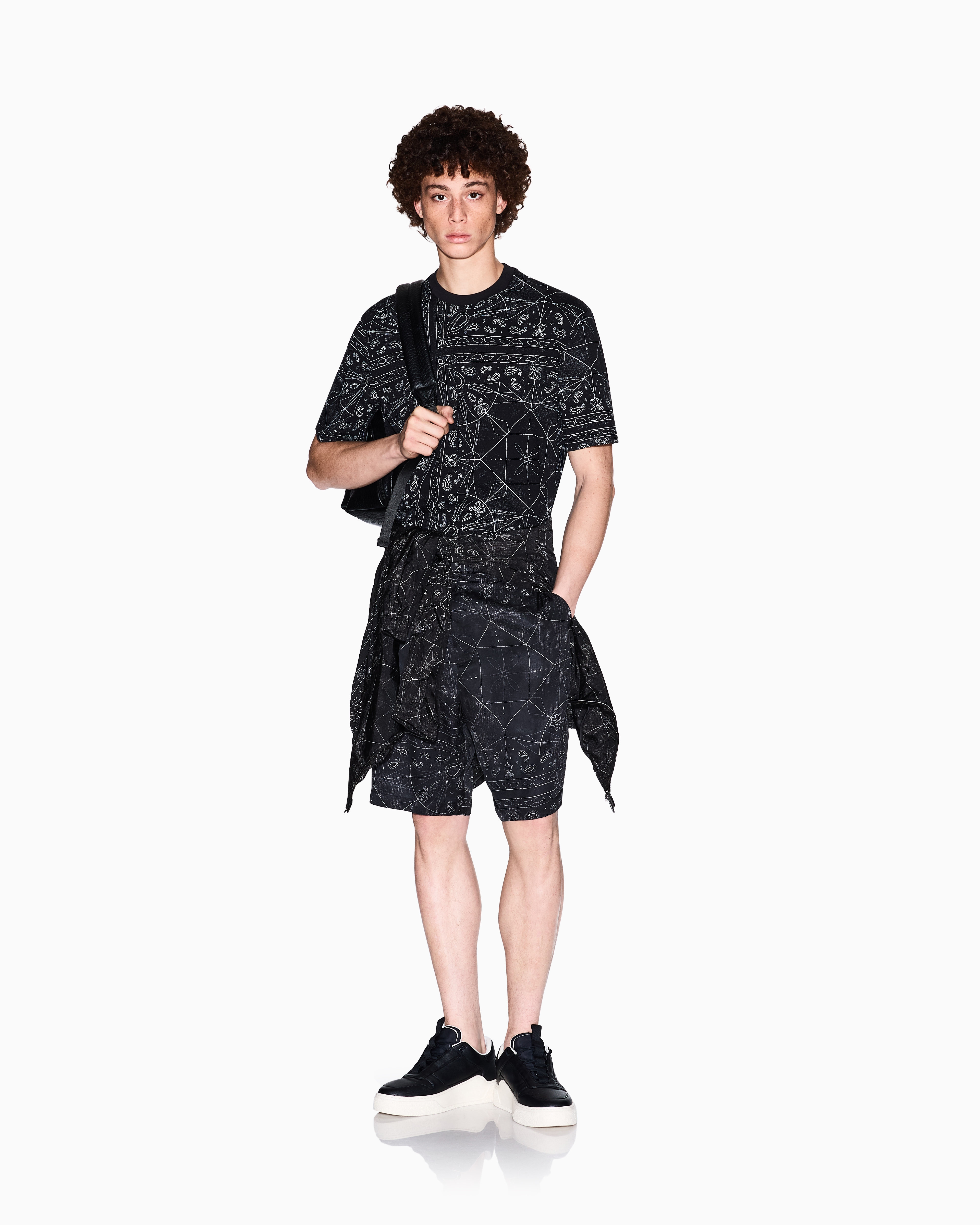 Regular fit kaleidoscope patterned t-shirt