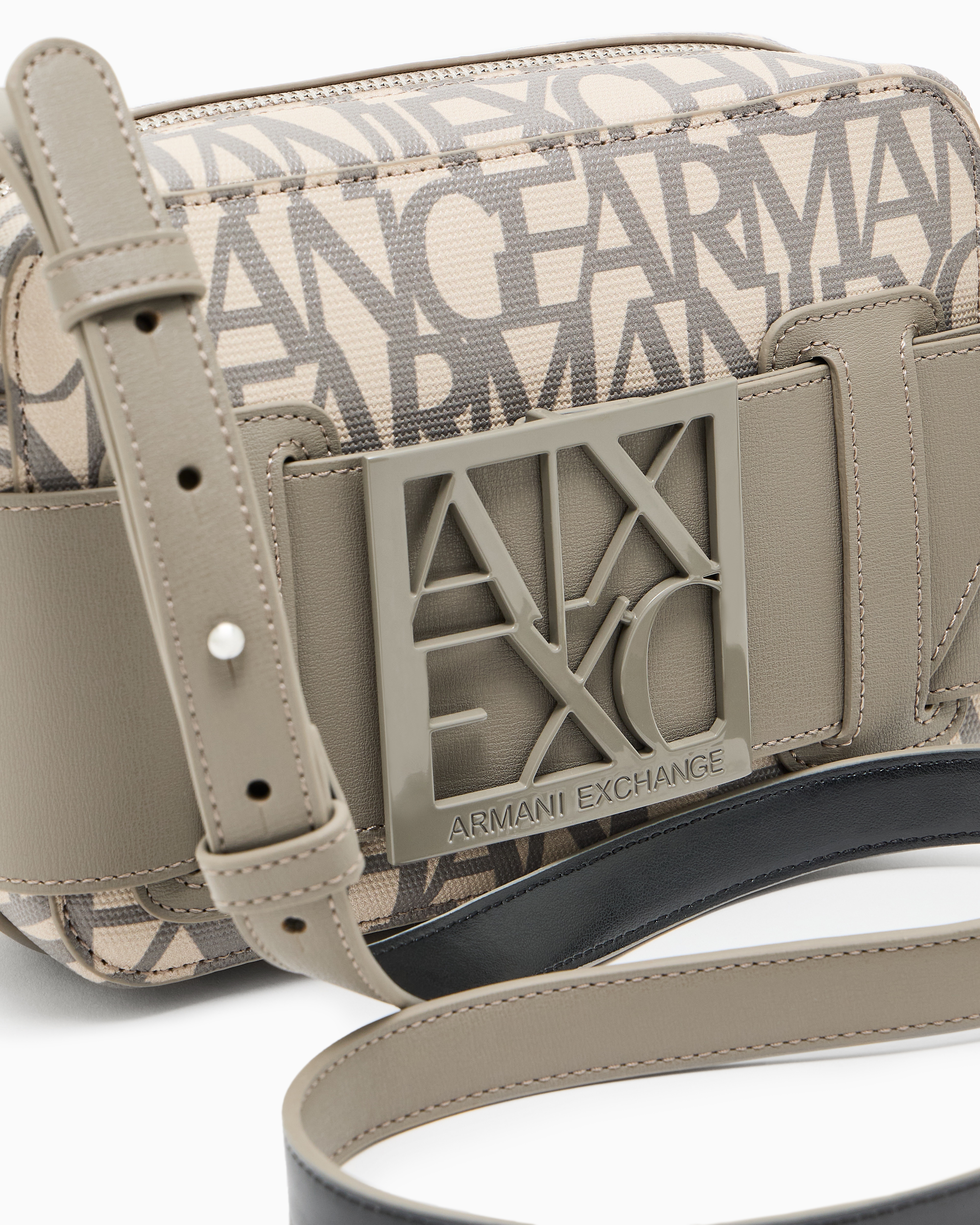 Camera case bag with contrasting detail