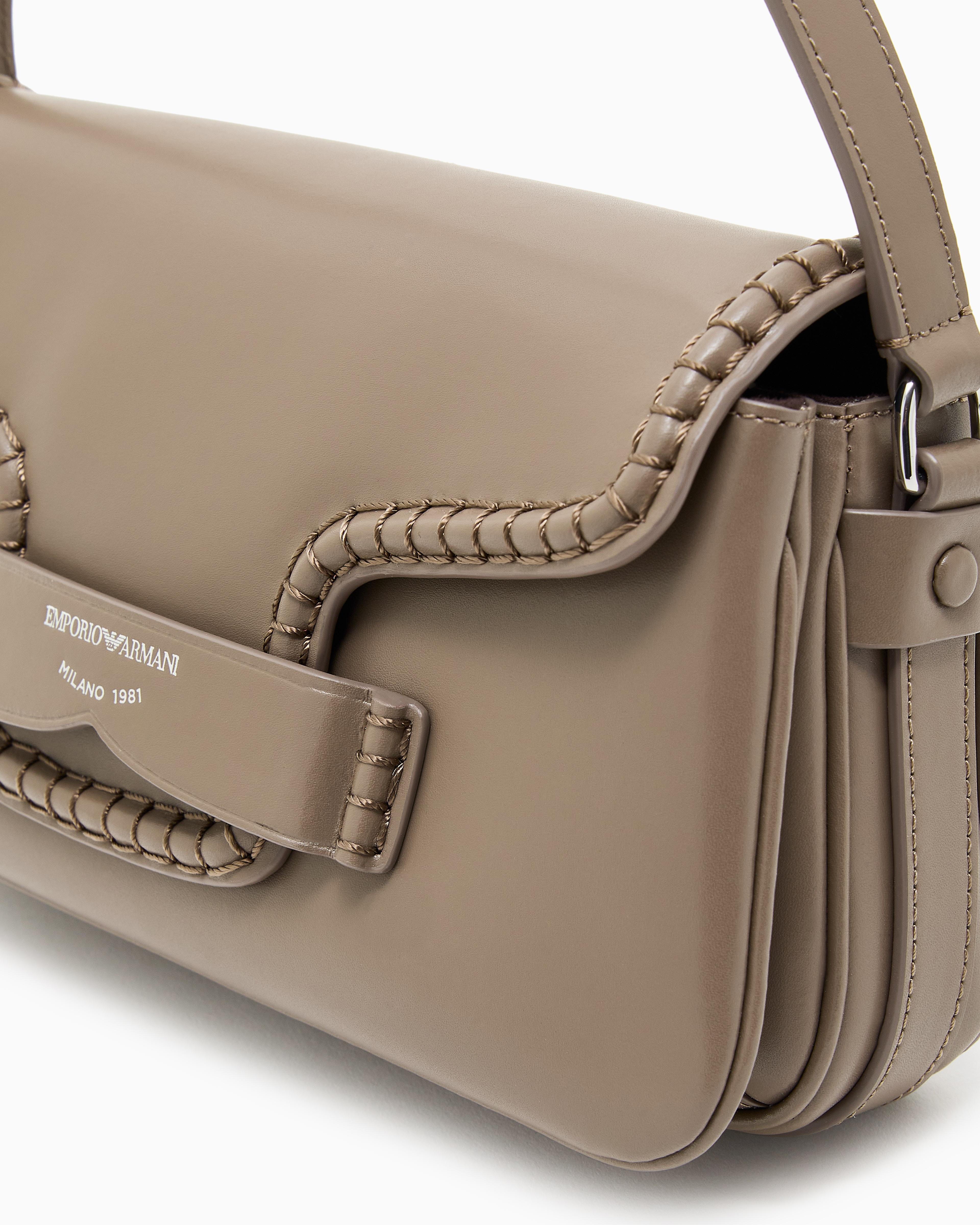 EMPORIO ARMANIベージュショルダーバッグ ショルダーバッグ｜アルマーニのアウトレット通販｜三井