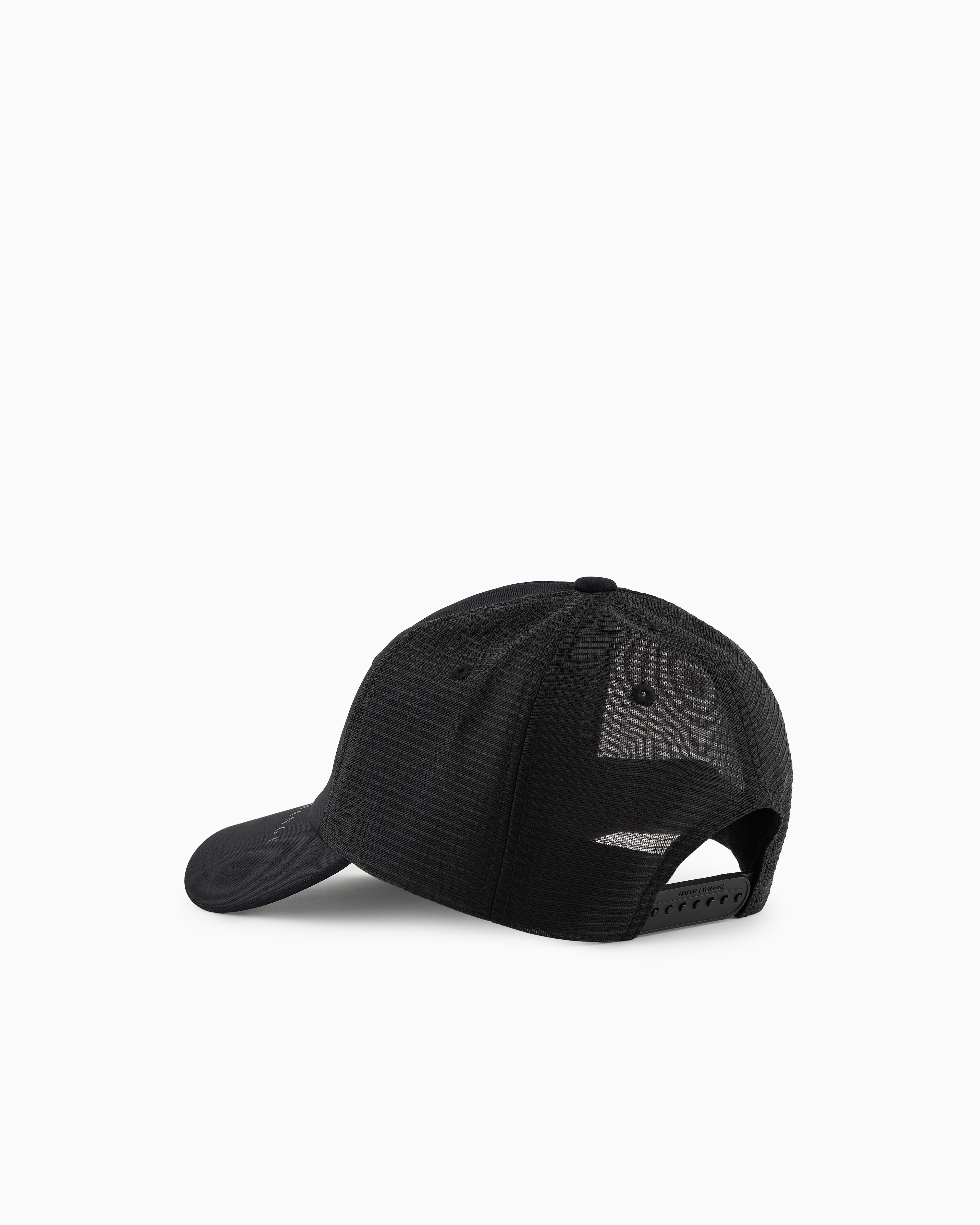 Hat with mesh insert