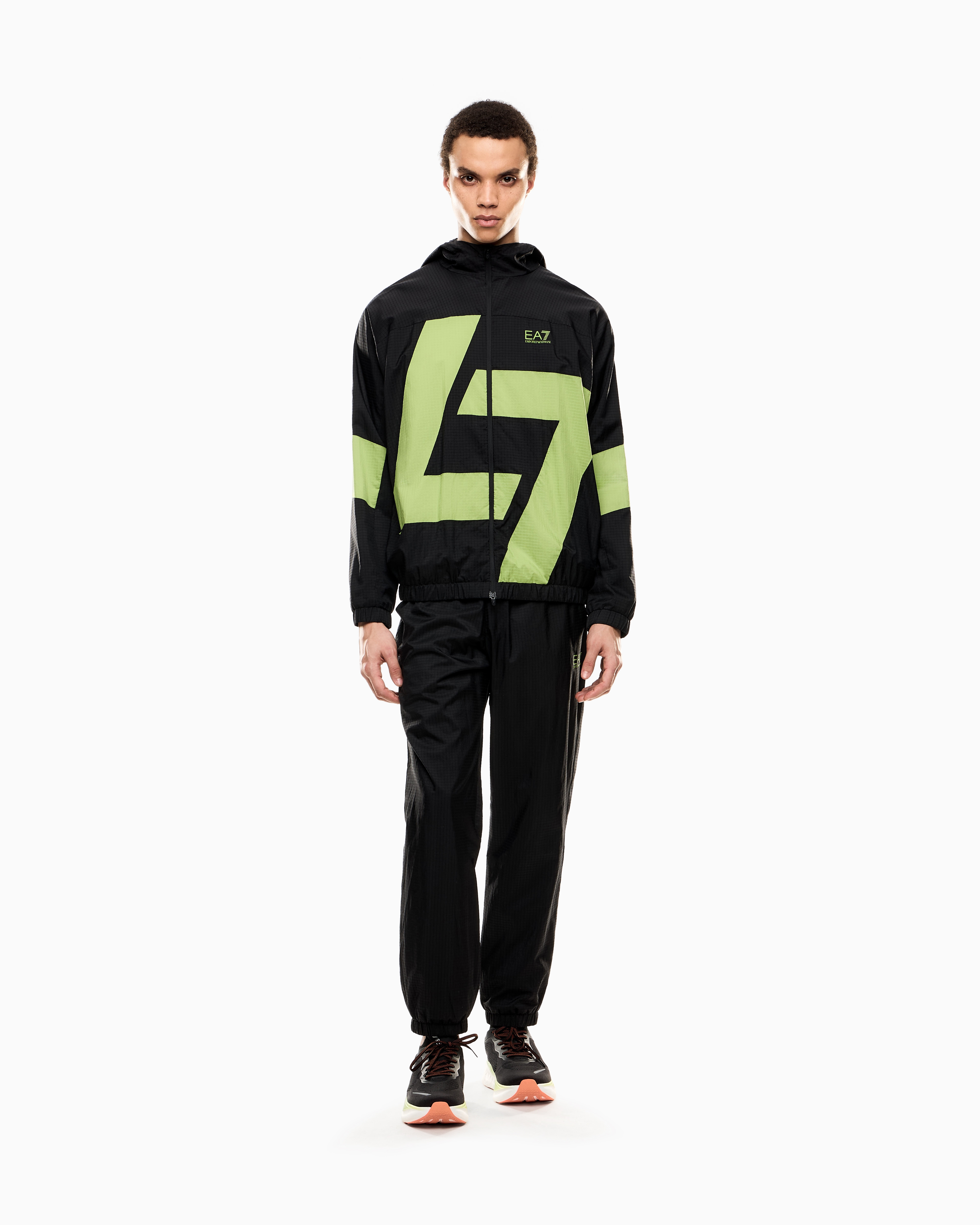 7M000646_AF13415_MC167_D_FW202