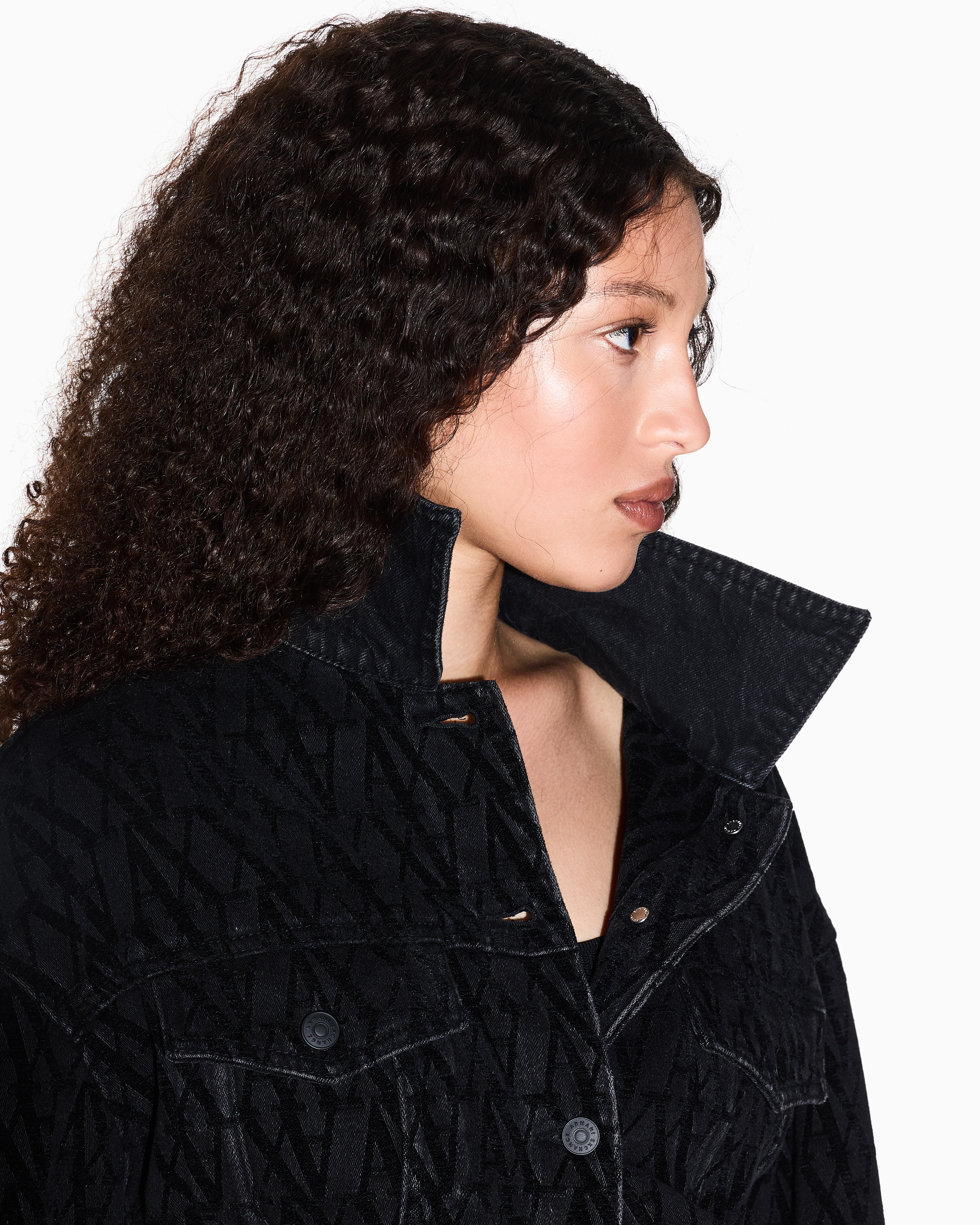 オールオーバージャカードロゴ デニムジャケット | Armani Exchange オールオーバージャカードロゴ デニムジャケット | Armani Exchange