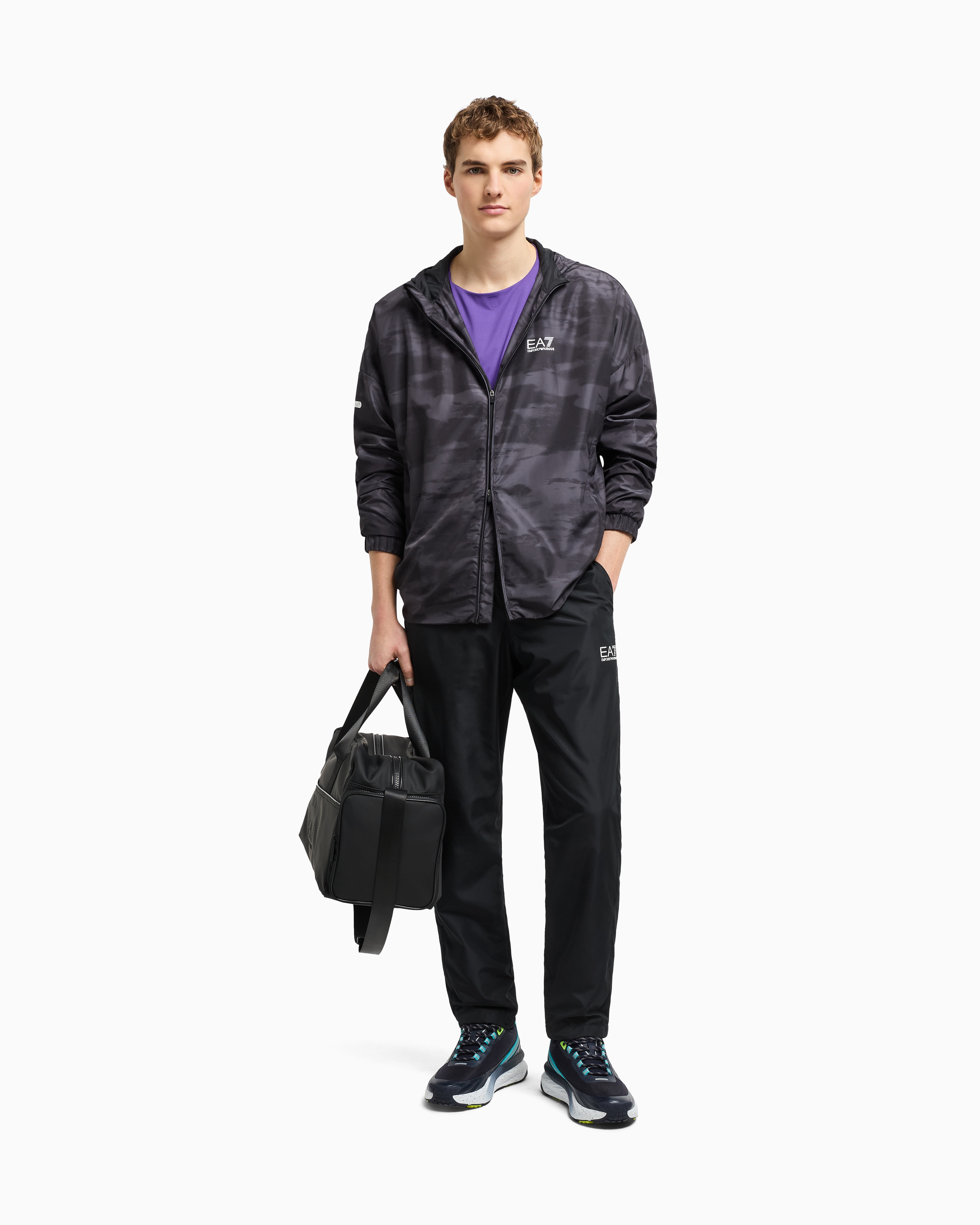 7M000079_AF12948_UC001_D_SS202