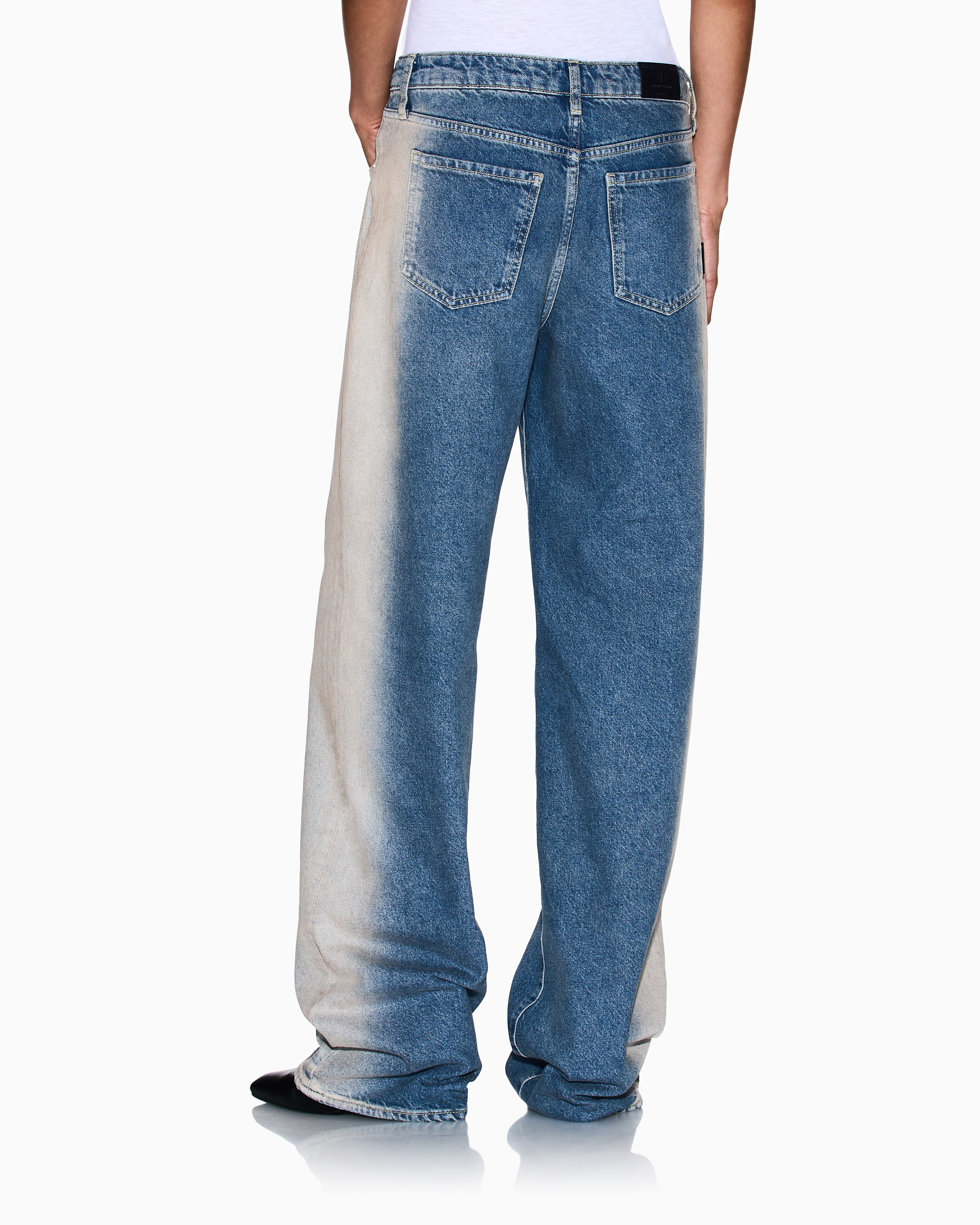 XW000056_AF14486_MB001_R_FW202