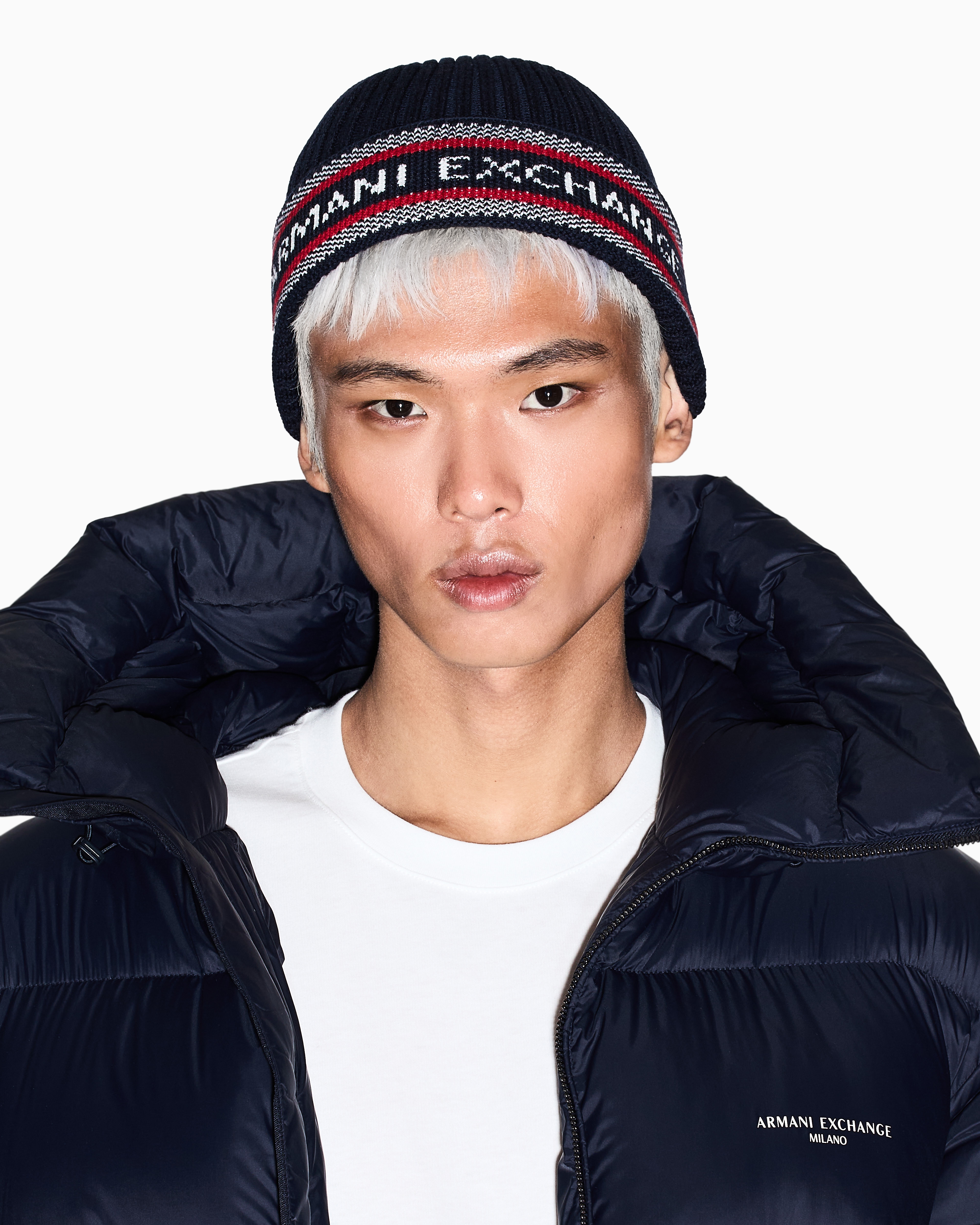 Cap with contrasting bands