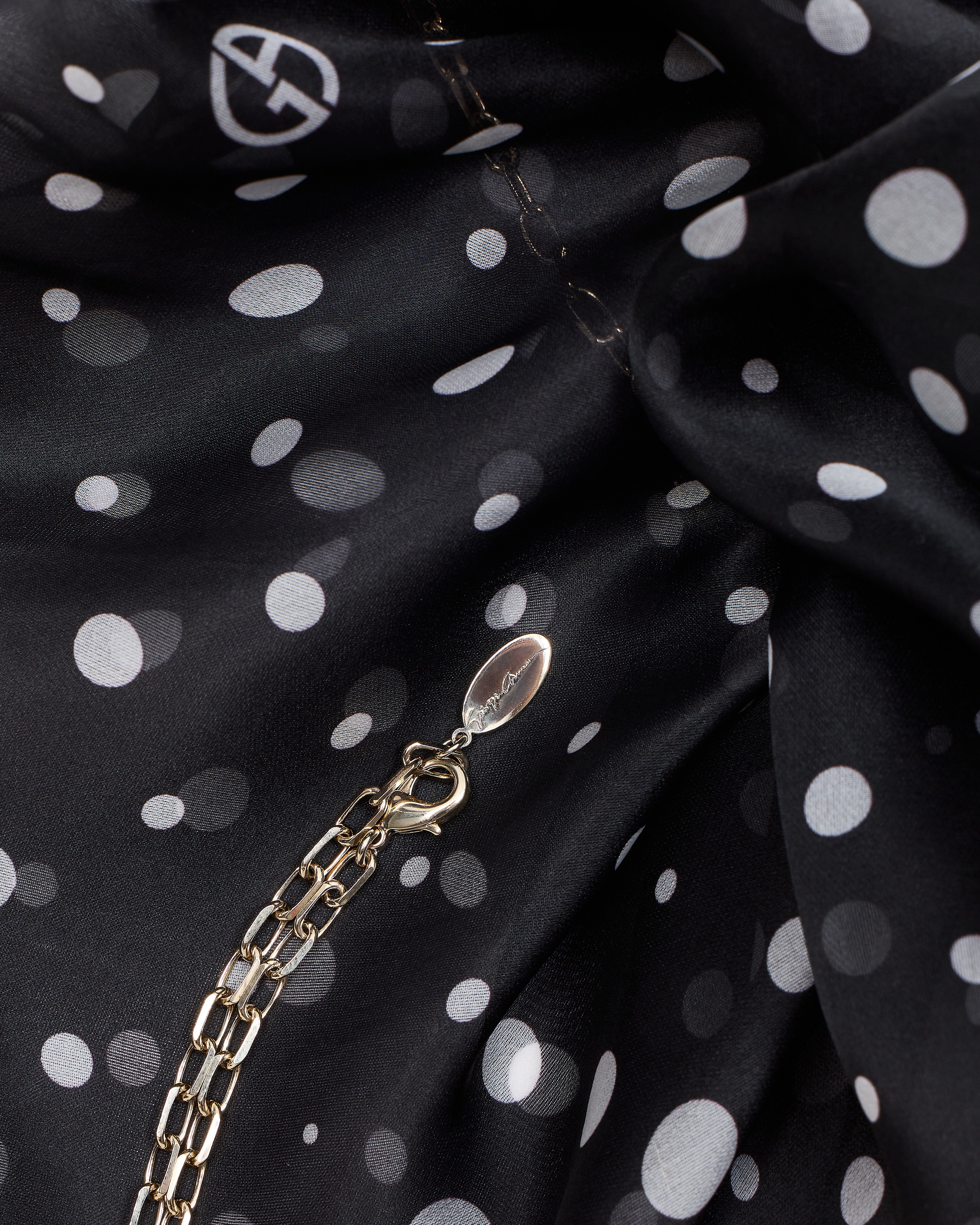 【新品】Giorgio Armani 幾何学模様　100%シルクストール ウィメンズ スカーフ・ストール | 【公式】ジョルジオ アルマーニ