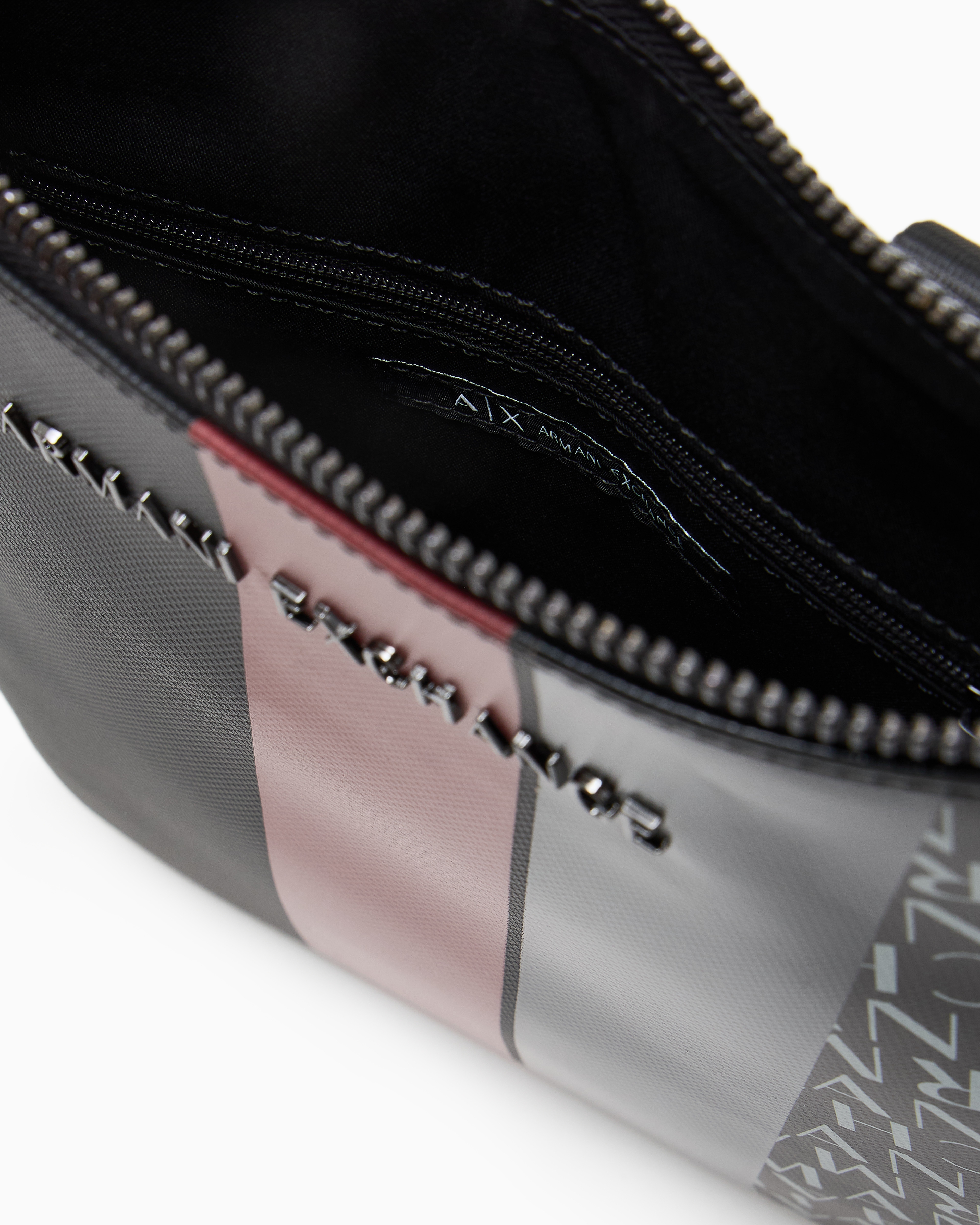 モノグラム×ストライプ フラットショルダーバッグ | Armani Exchange