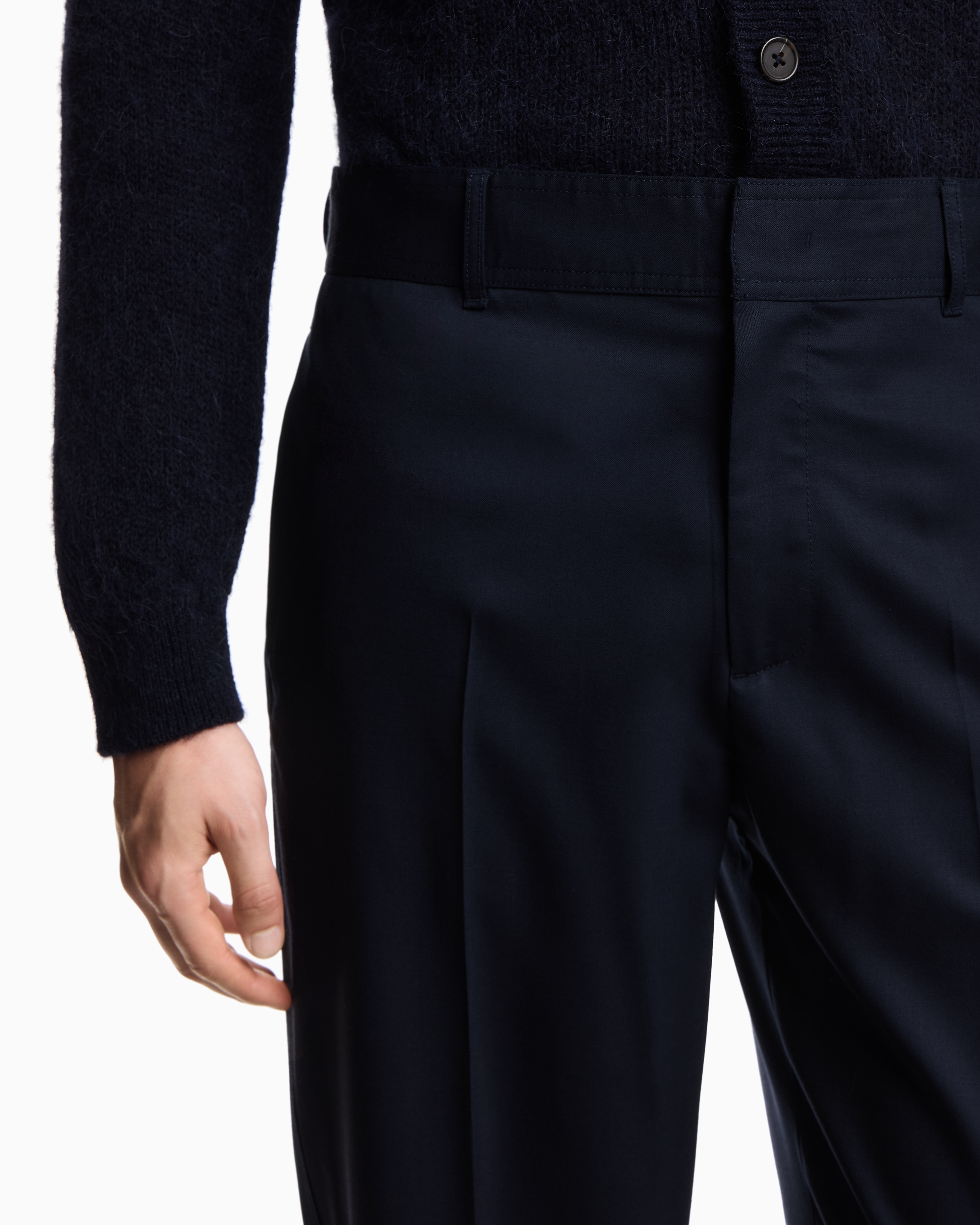 EM002955_AF19332_UB118_A_FW202