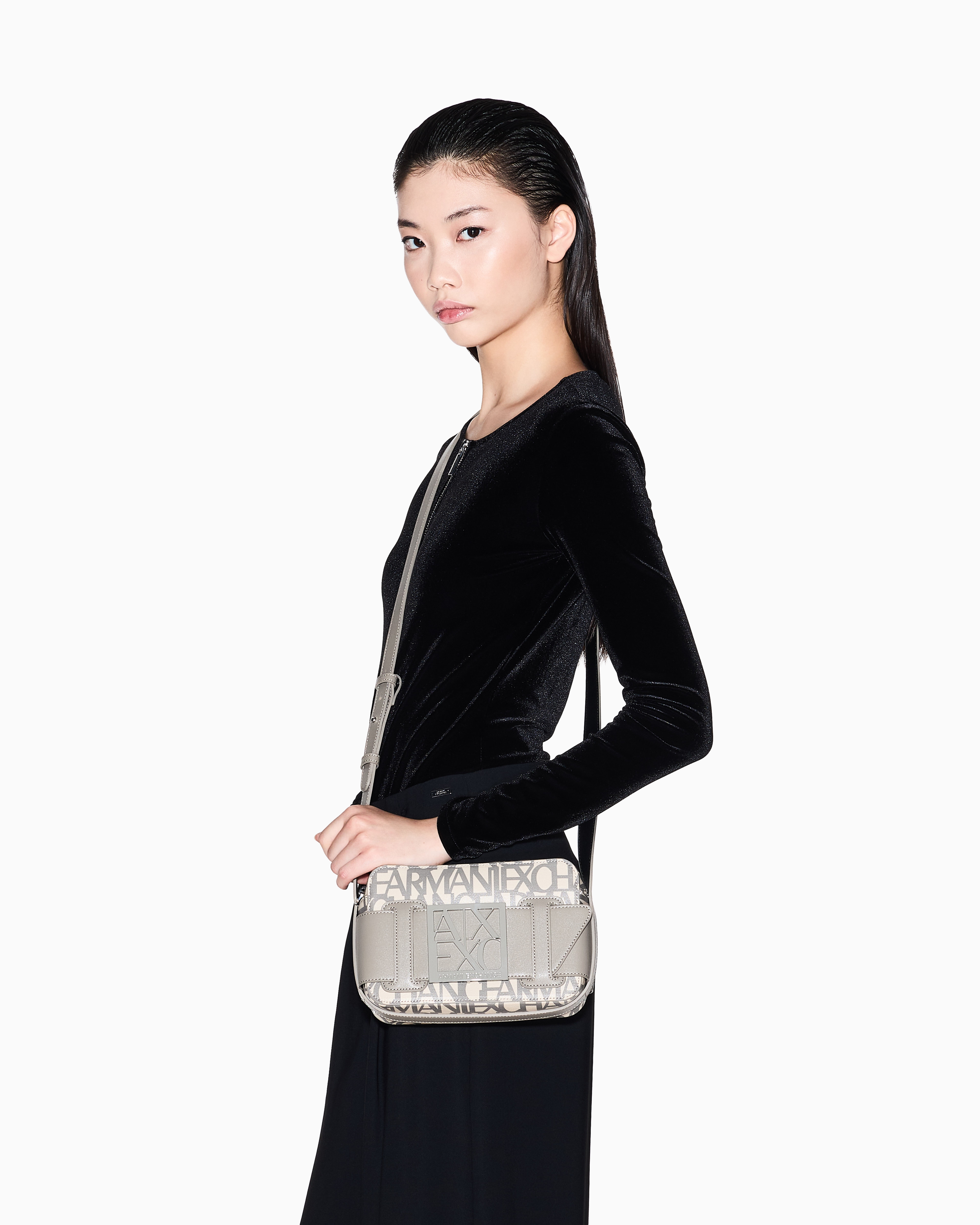 BOXロゴバックル ミニショルダーバッグ | Armani Exchange