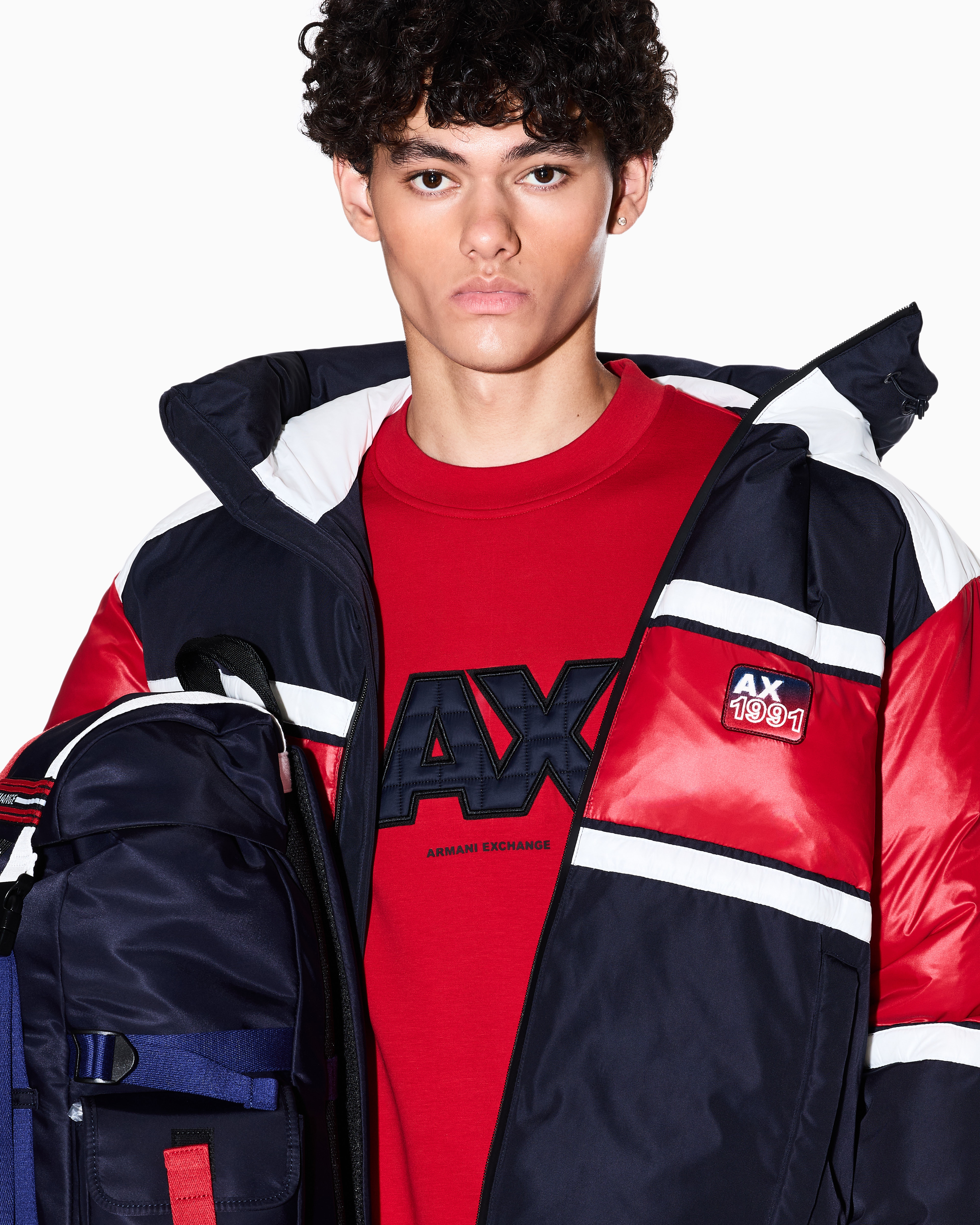 Jogger pants with contrasting stripes