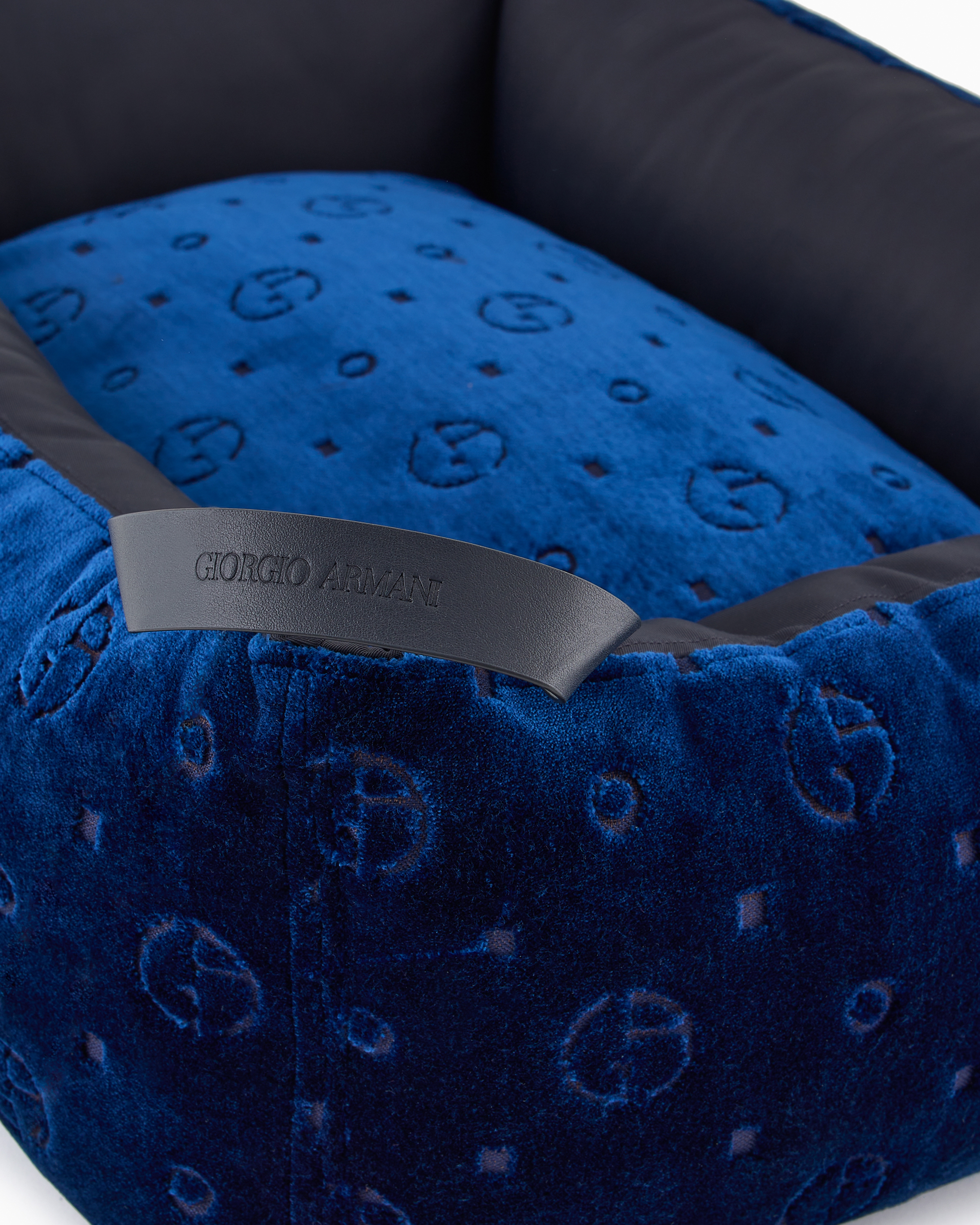 ポルド x ジョルジオ アルマーニ ドッグベッド ベルベット モノグラム