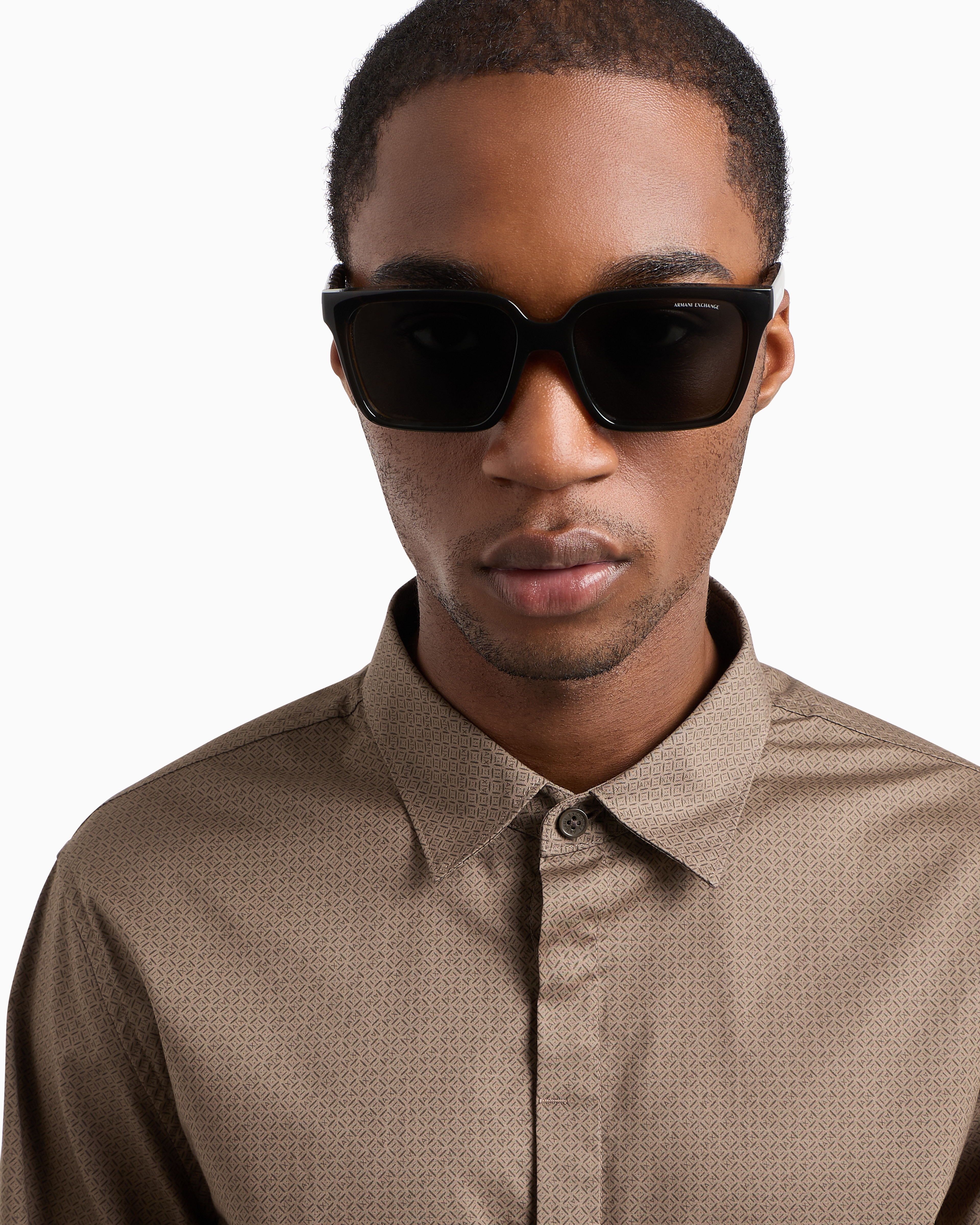 ARMANI EXCHANGE ブラウン サングラス AX4147SL_NLP_835887L_F_FW2025.jpg