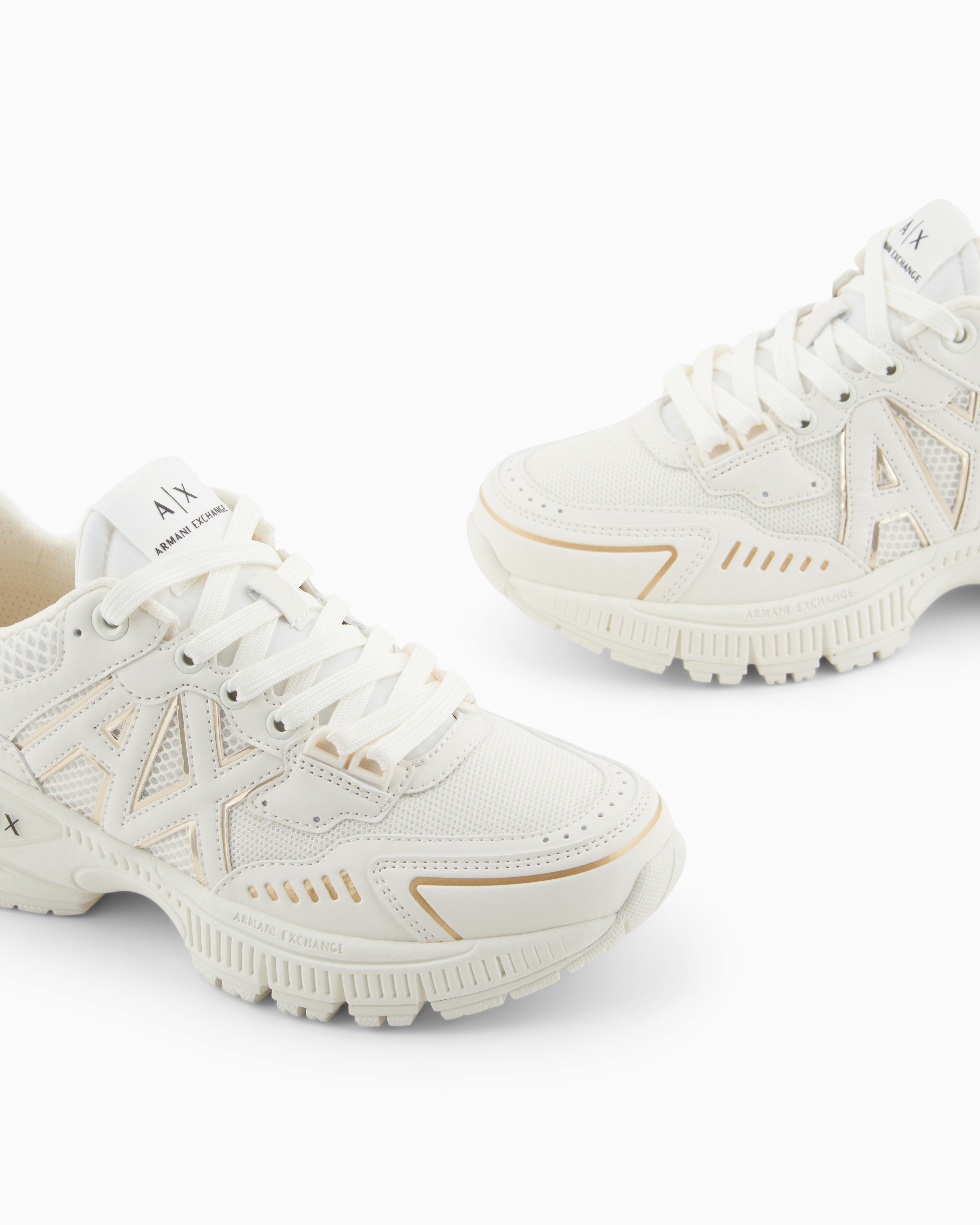 Chunky sneakers with contrasting inserts