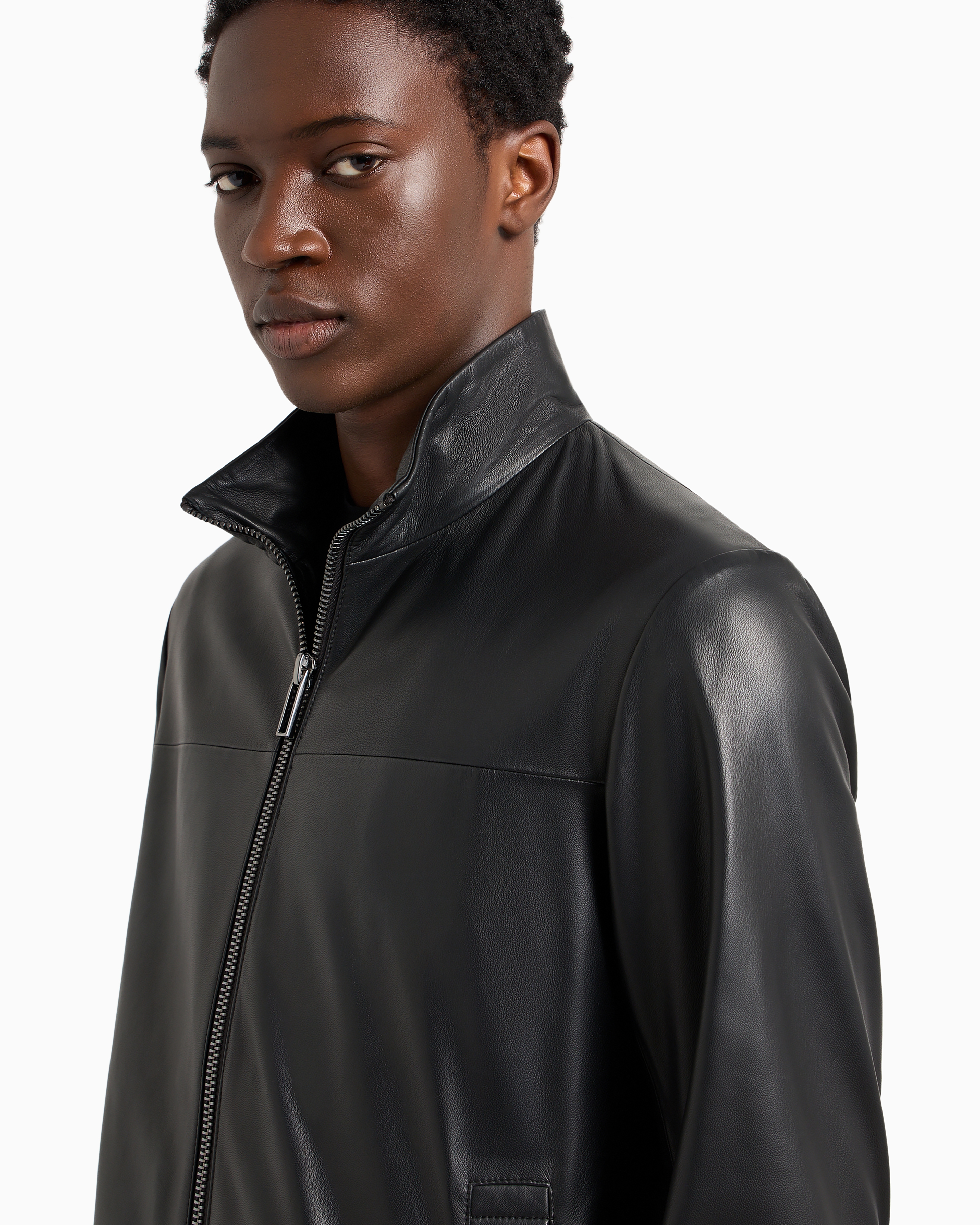 EMPORIO ARMANI エンポリオアルマーニ レザージャケット 軽やかなレザーで、力強さを内包させたエンポリオ アルマーニ